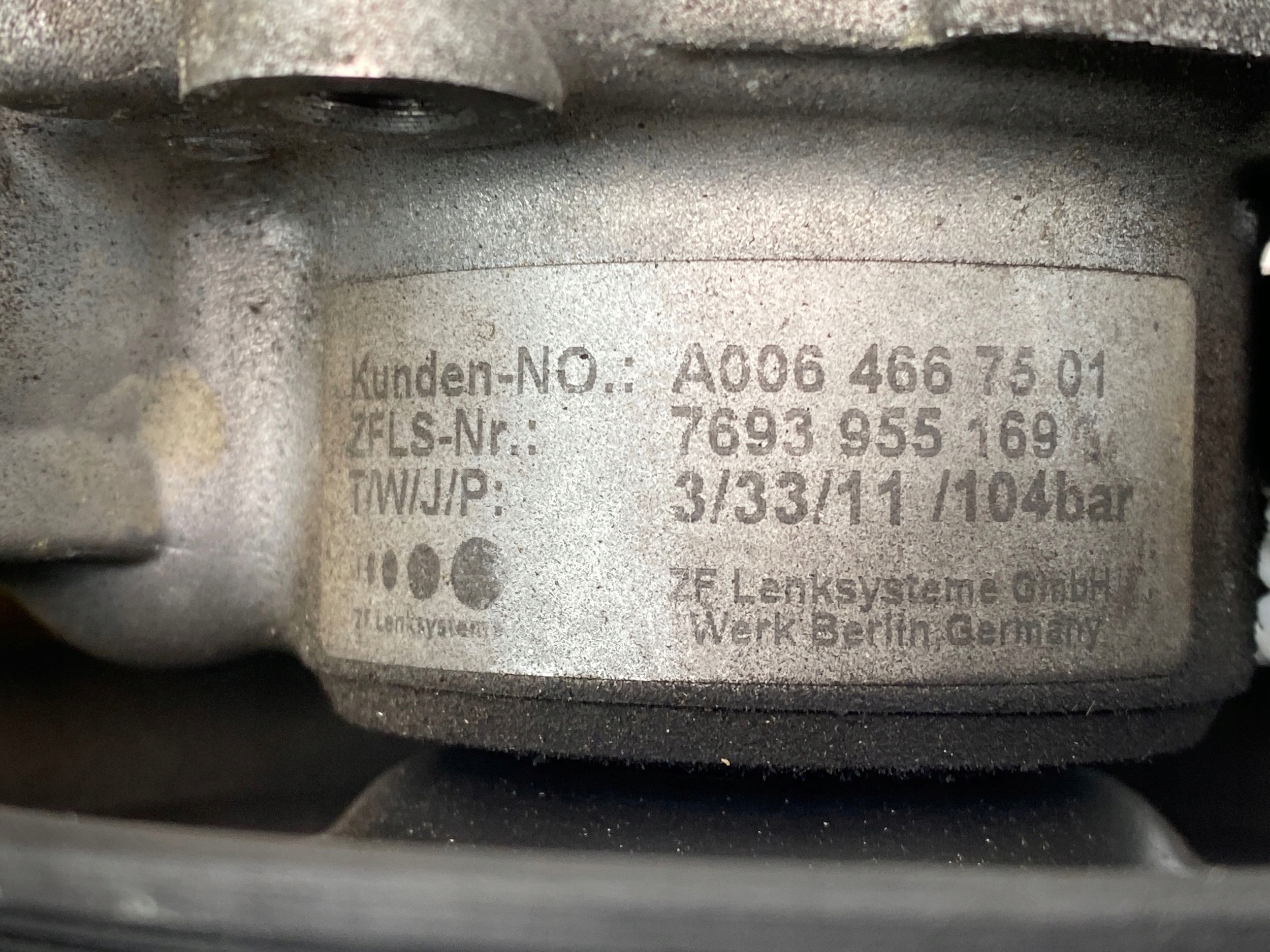 Mercedes C KLASA W204 W212 1.8 CGI servo pump A0064667501