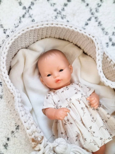 

Ubranka dla lalki Miniland 32cm sukienka z muślinu