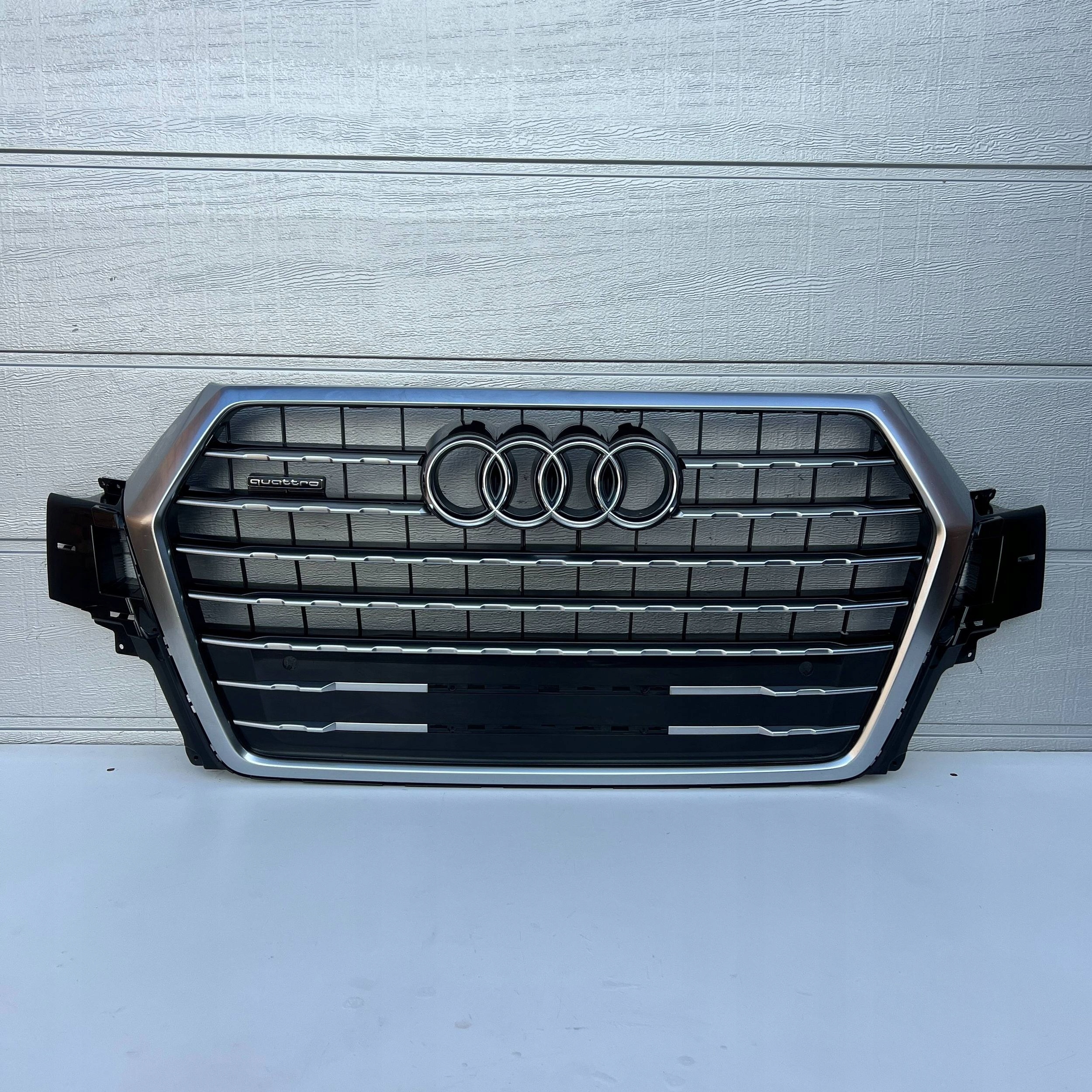 Audi Q7 Kühlergrill FRONTGRILL Kühlergitter 4M0853651F - Thumbnail 1
