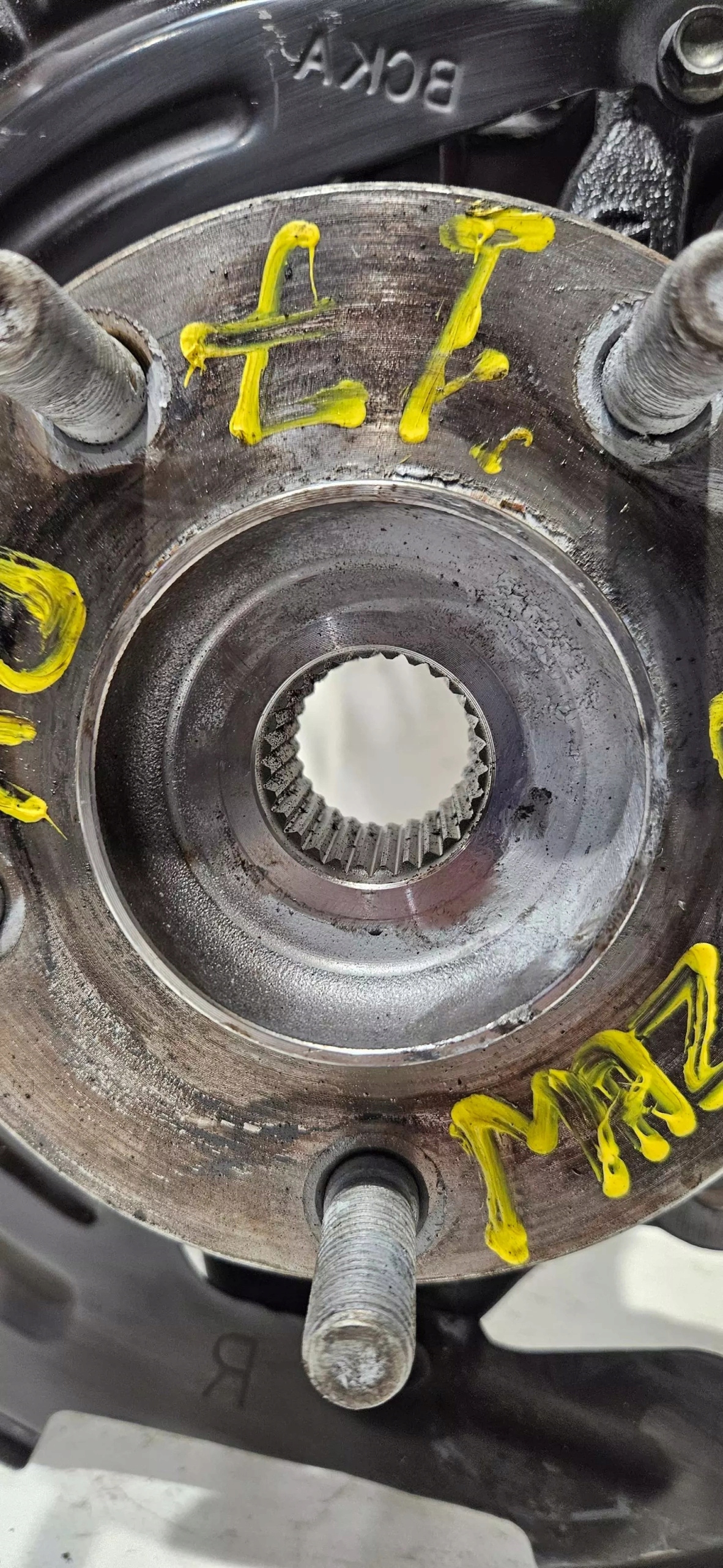 otoč čepu pravý předek MAZDA 3 IV 19- 2.0B