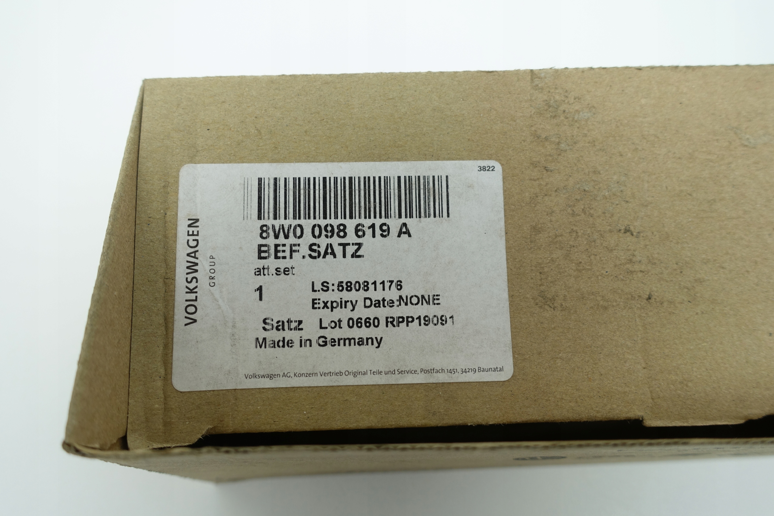 ZESTAW SRUB MOCOWAN DRZWI LEWY PRZOD AUDI A4 B9 8W Part manufacturer Audi OE