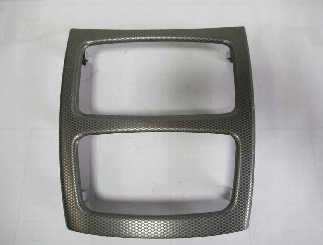 BMW E92 рамка корпус бардачок 8049071