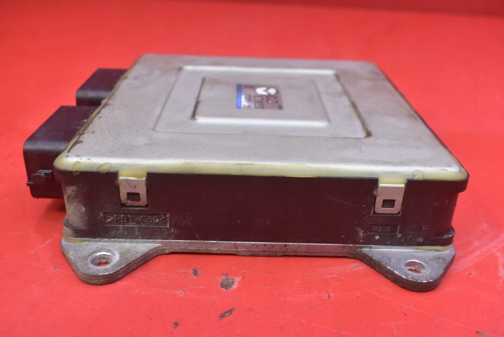 control unit LFD718881 E6T53975H1 MAZDA 5 V 05-08