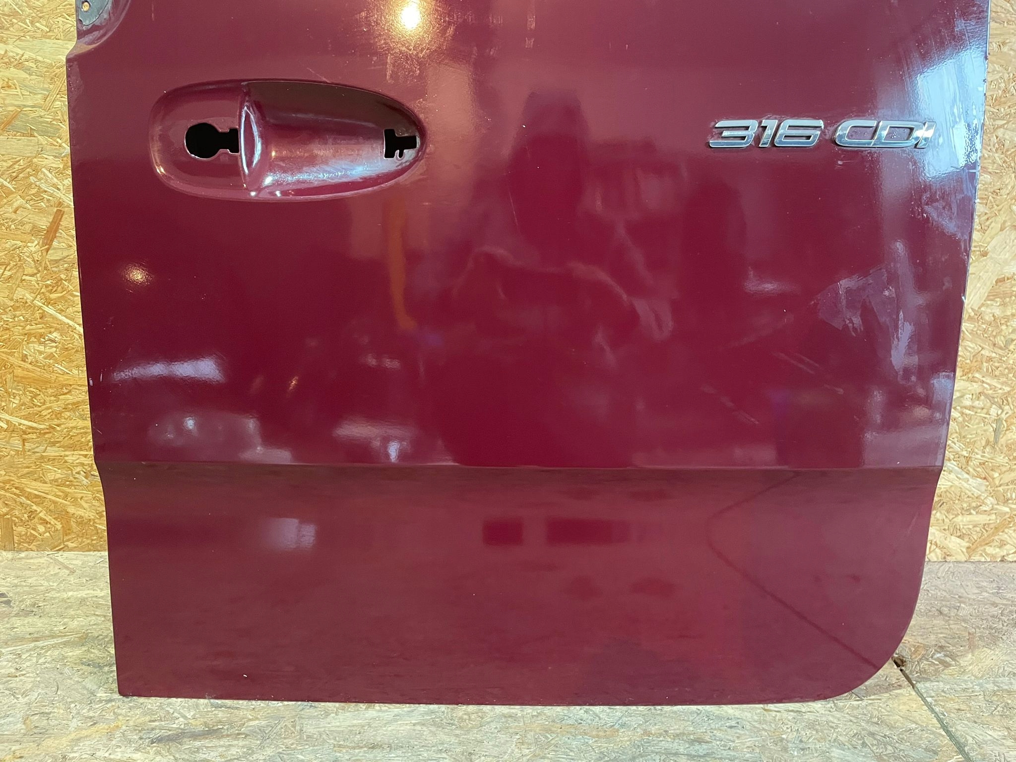 DRZWI PRAWE TYŁ TYLNE MERCEDES SPRINTER 907 910 2018- ** Strona zabudowy tył - prawa