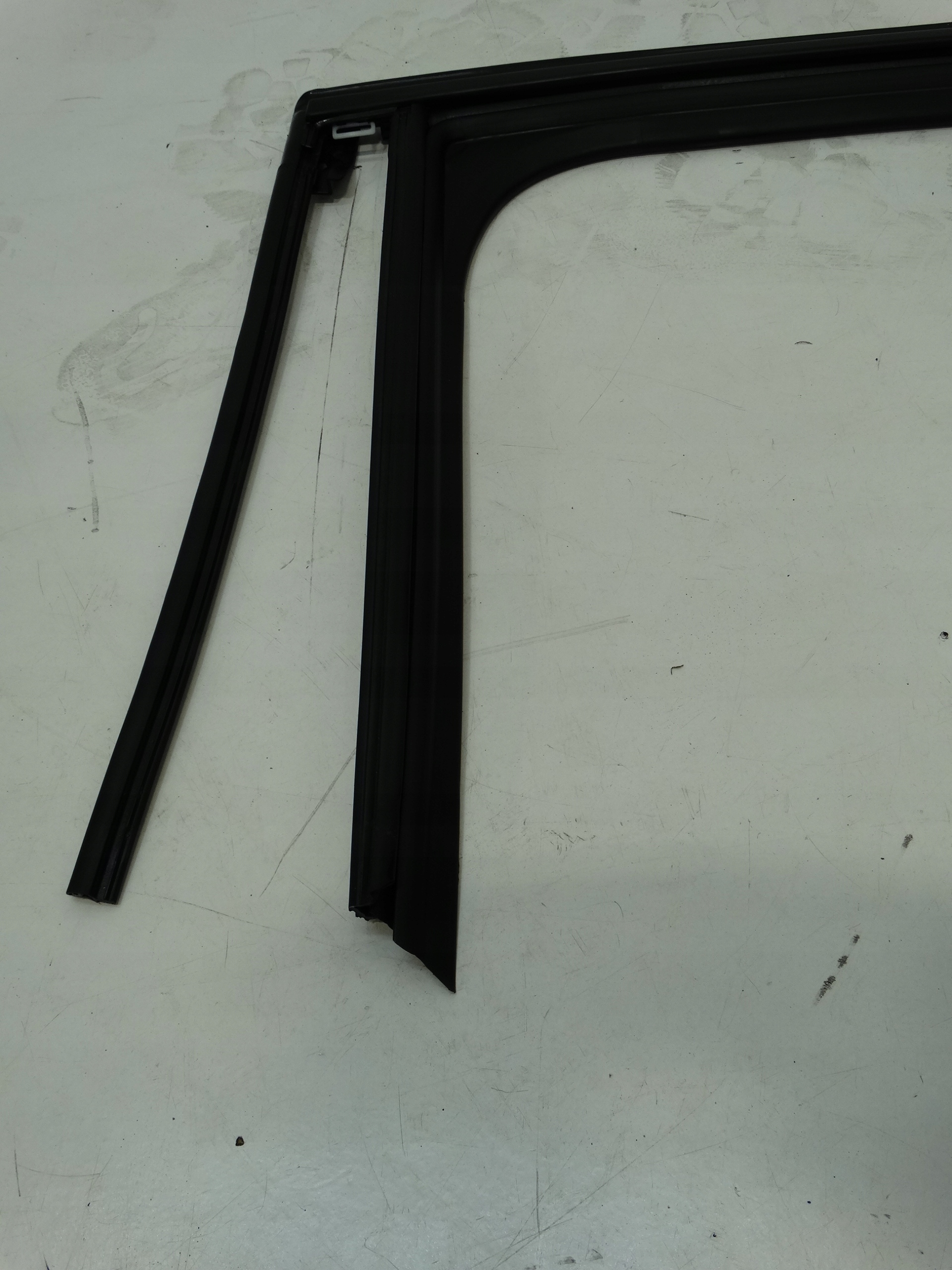 Dichtsatz Tür links heck CITROEN C4 III 2020R.- 9833076680