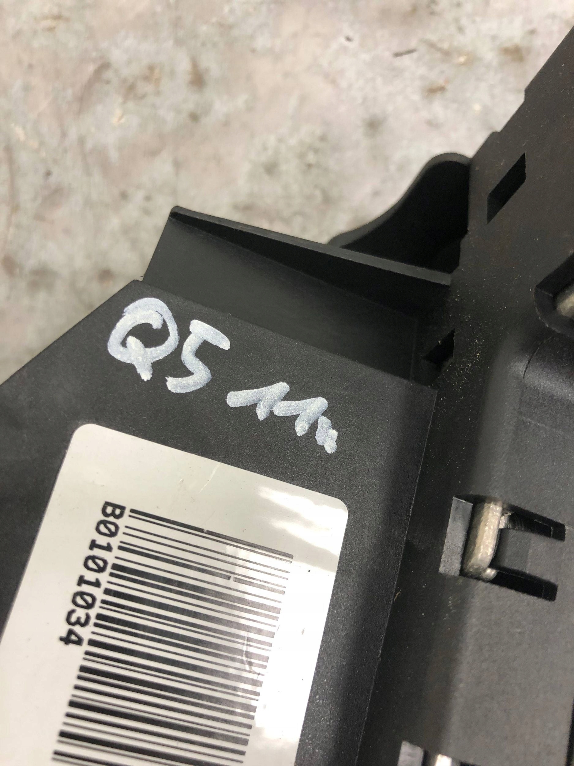 Sicherungen PIROTECHNICZNY AUDI Q5 4F0915519