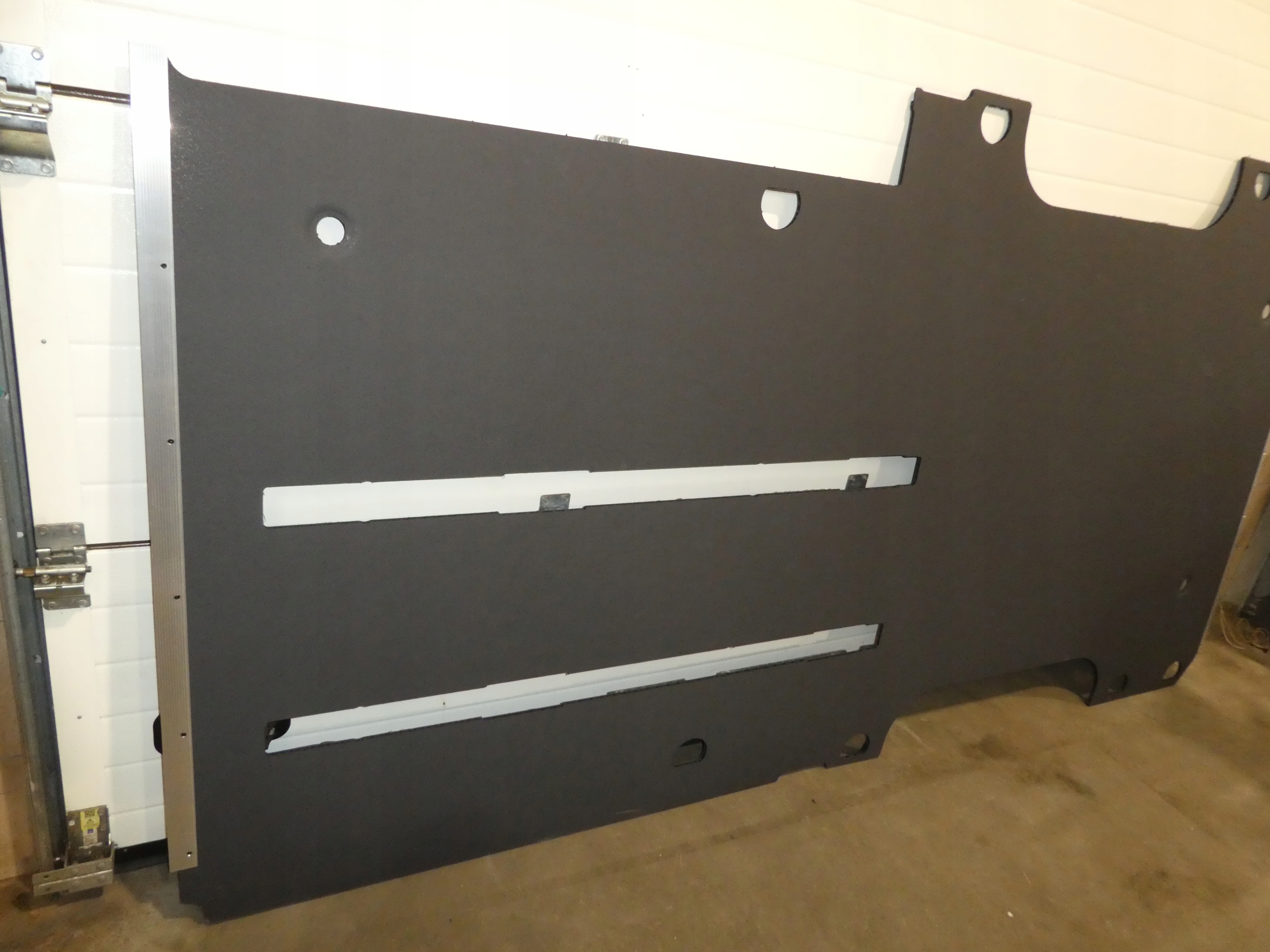 MERCEDES SPRINTER 907 BODEN AUTOTEPPICHE ABDECKUNG UNTER SZYNY A9076843802