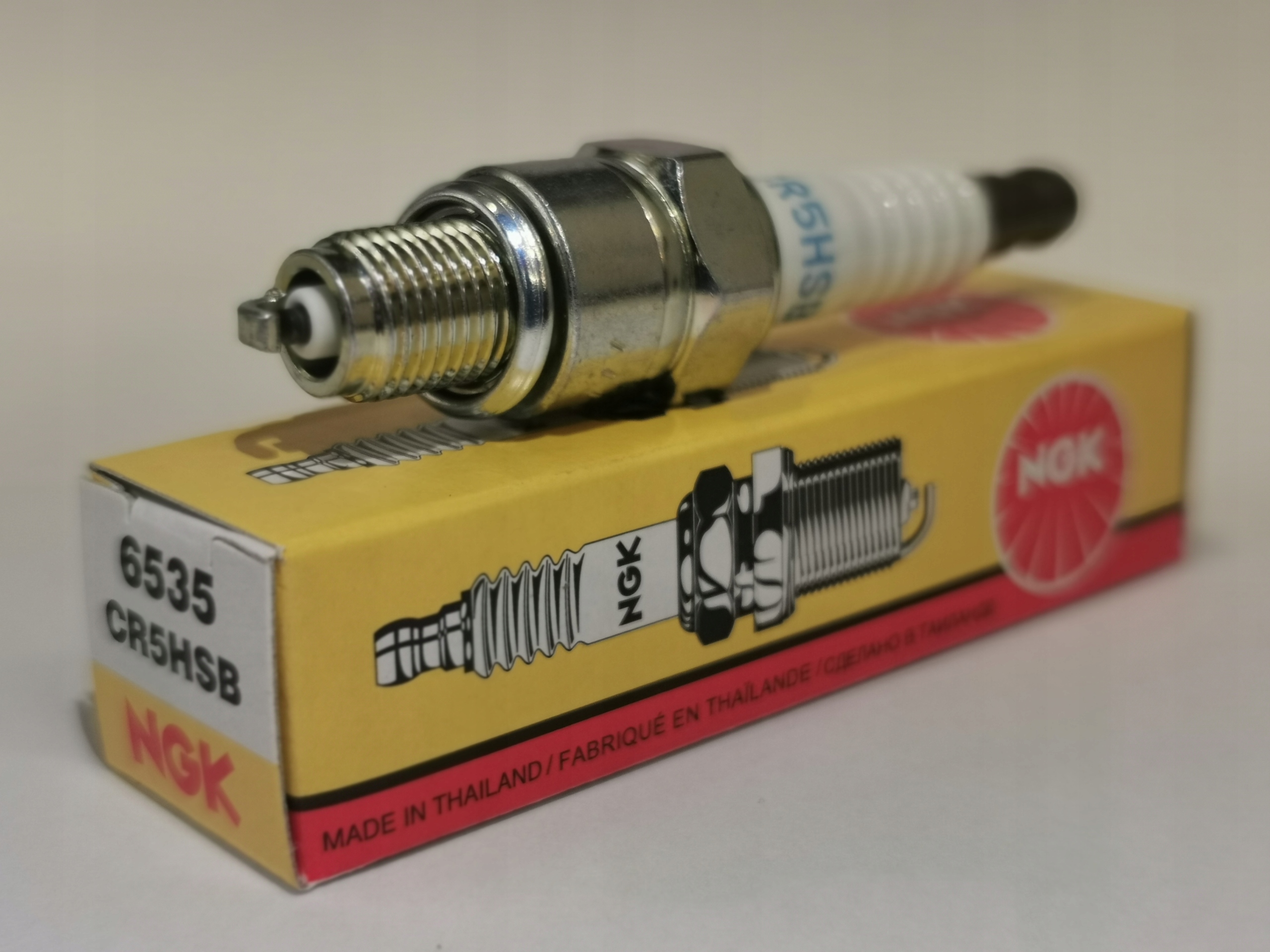 Świeca HONDA GX100 GX100R NGK CR5HSB 98056-55777 Marka NGK