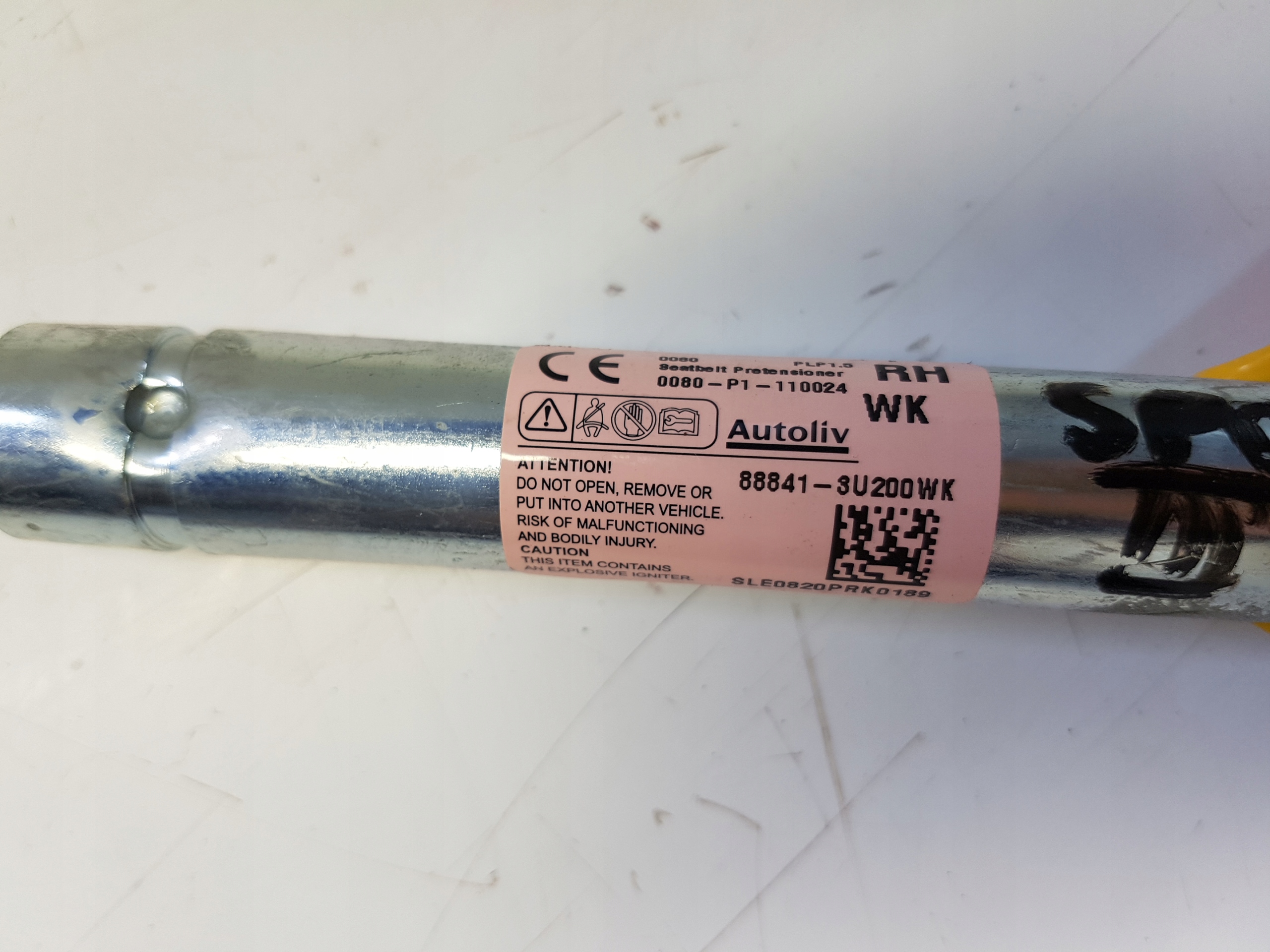 88841-3U200WK - KIA SPORTAGE III LIFT RIGHT BELT TENSIONER