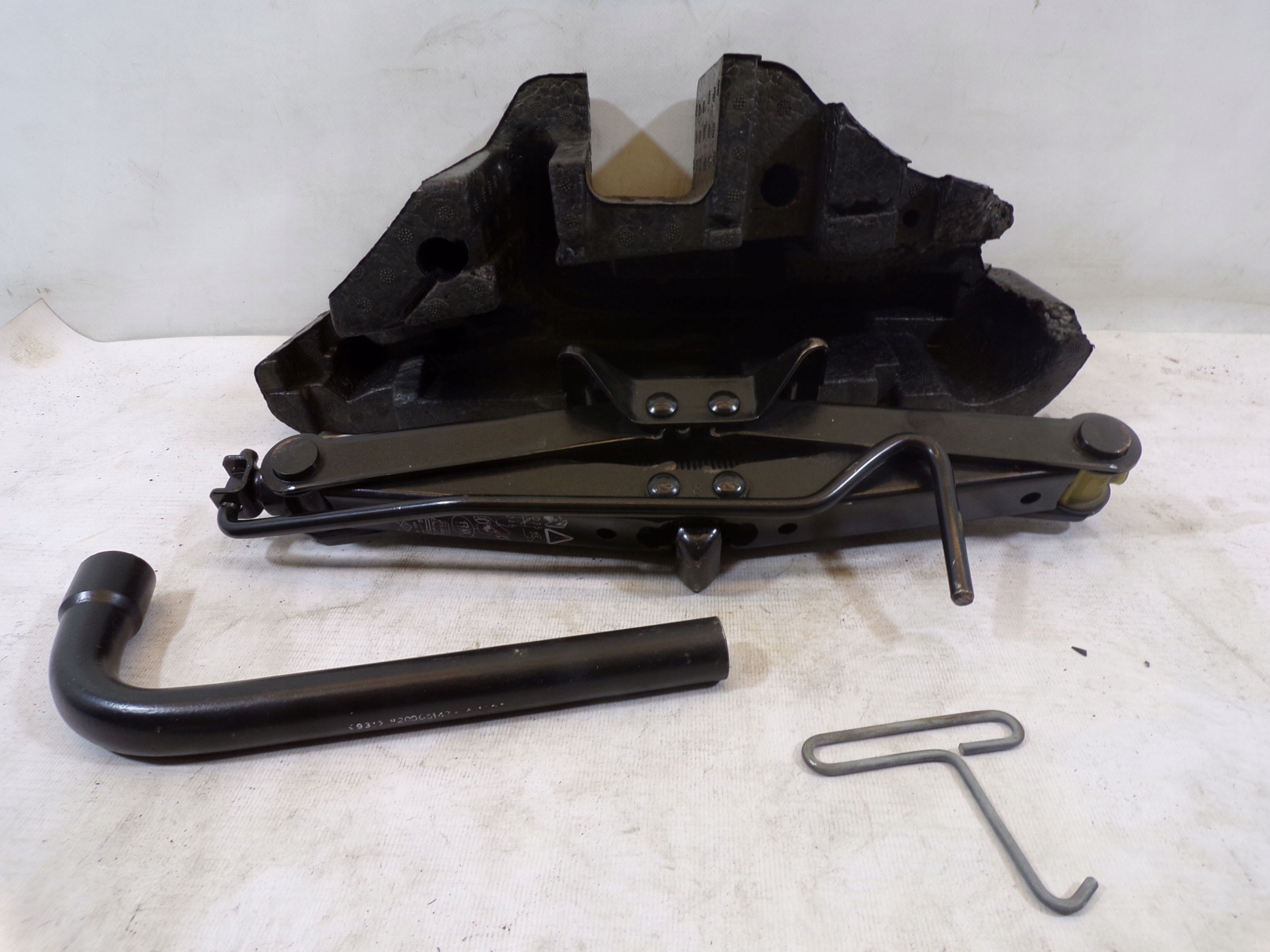 Roue secours garniture Roues de la roue de secours RENAULT MEGANE 2 II