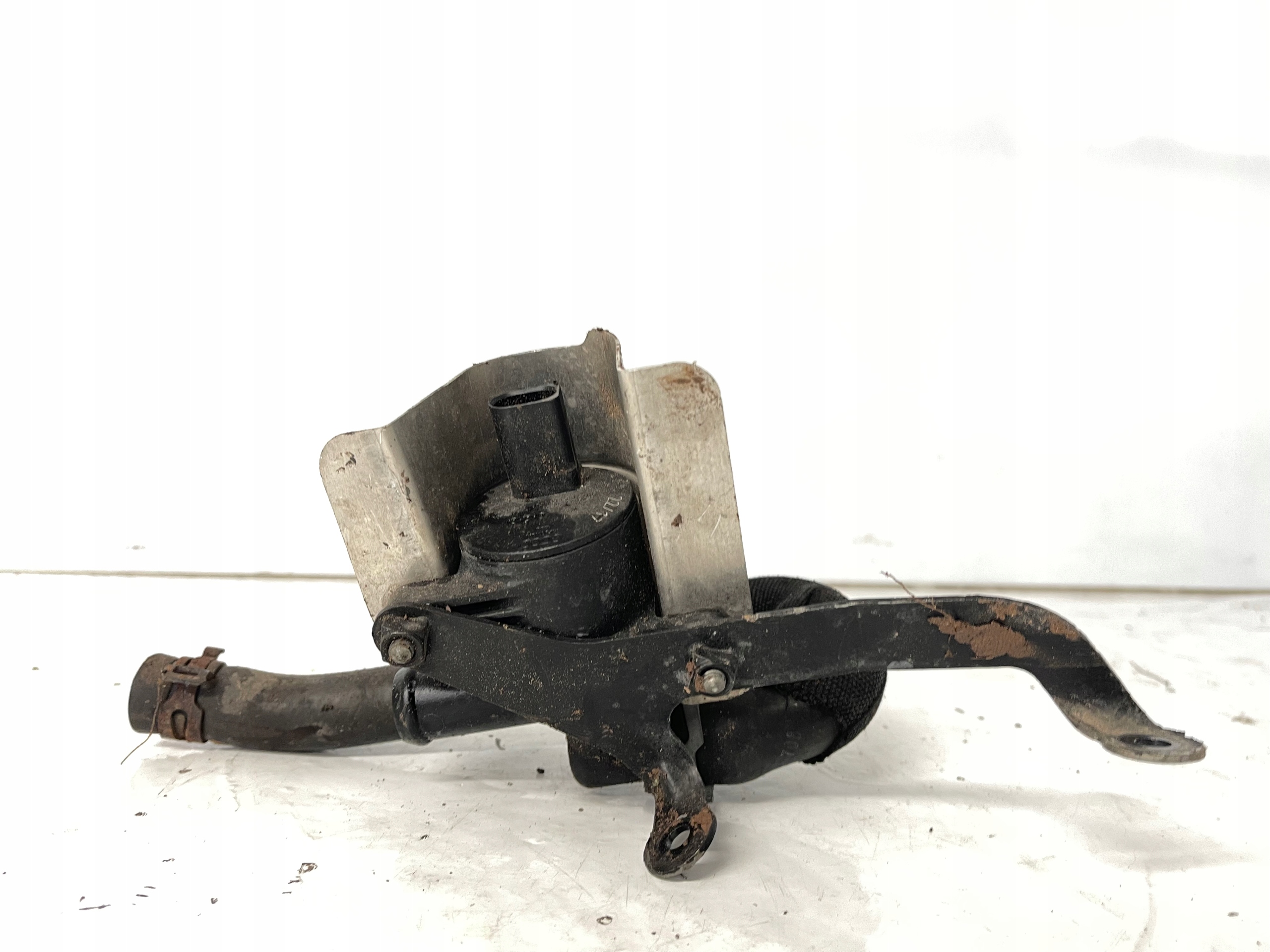 AUDI A6 C7 supplementary water pump 4G0121146