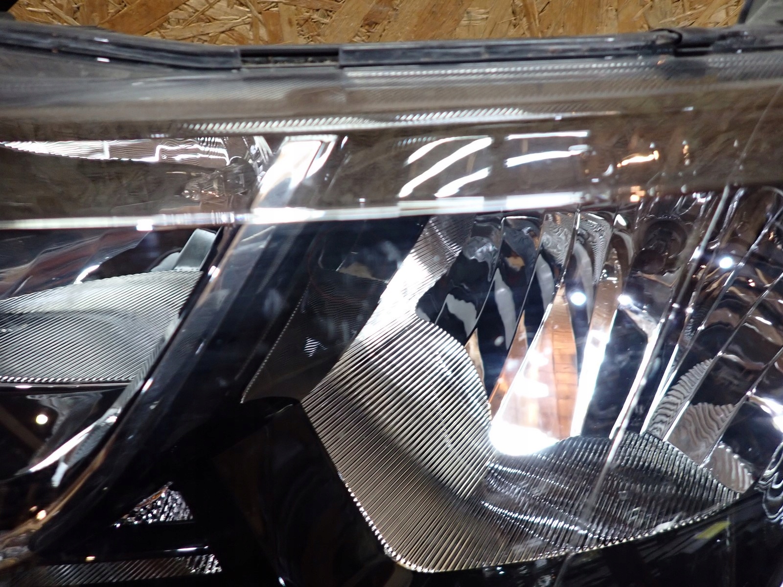 light left REFLEKTOR left LED DACIA DUSTER 2 II HM 2017-2021R 260609367R