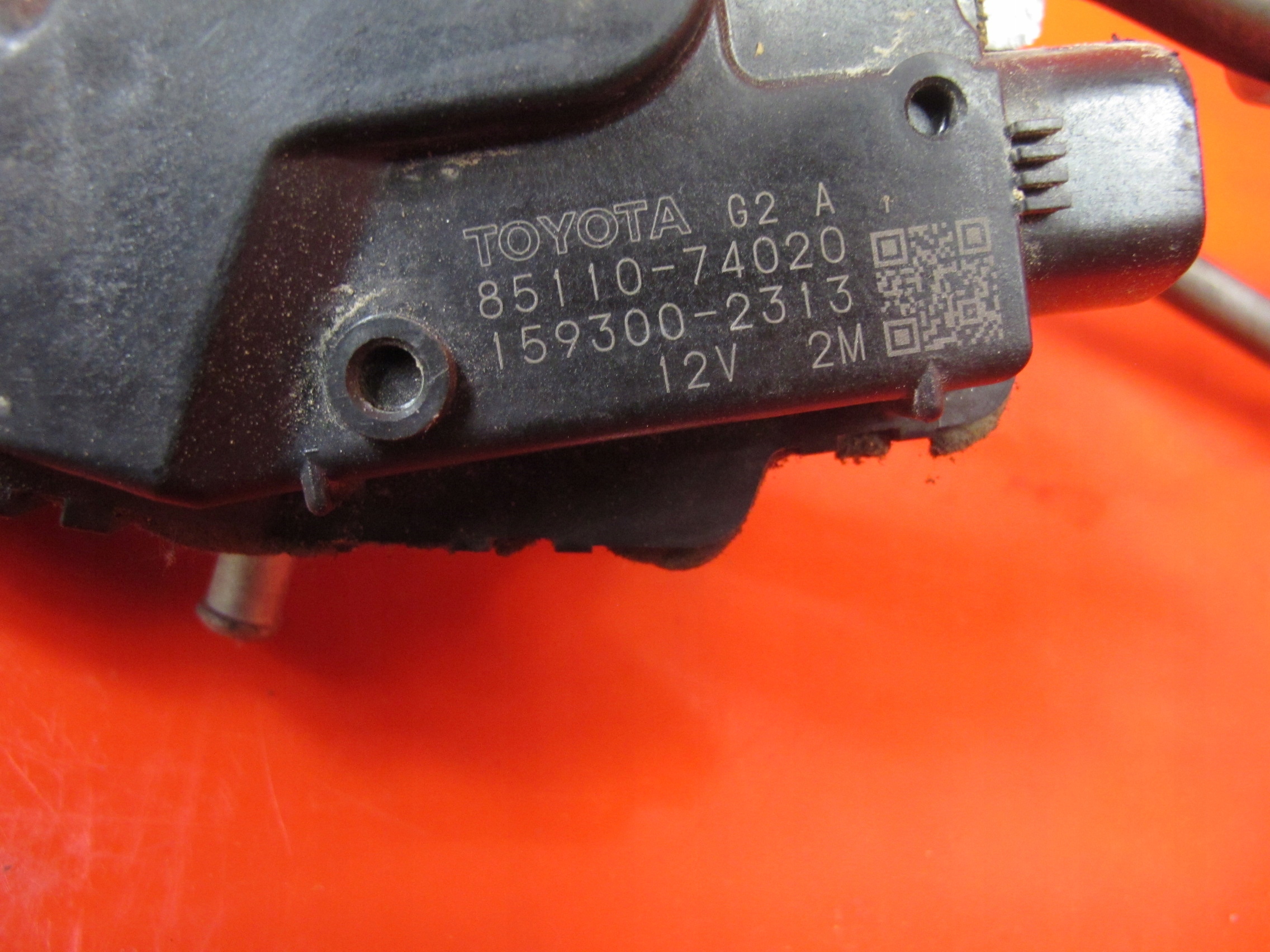 TOYOTA IQ 09- wiper mechanism front EU