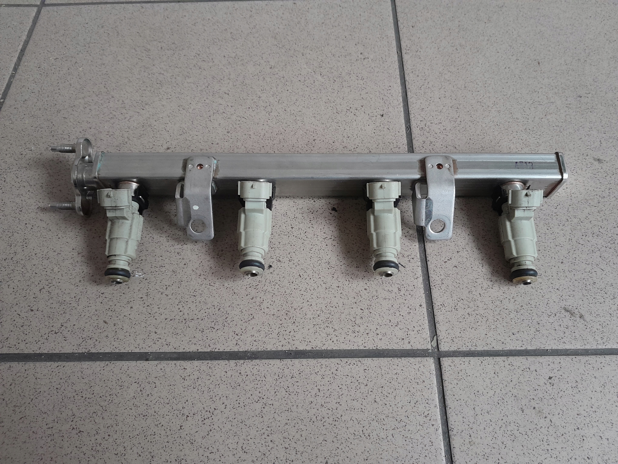 HYUNDAI I20 LIFT 1.2 B 2014 LISTWA WTRYSKOWA