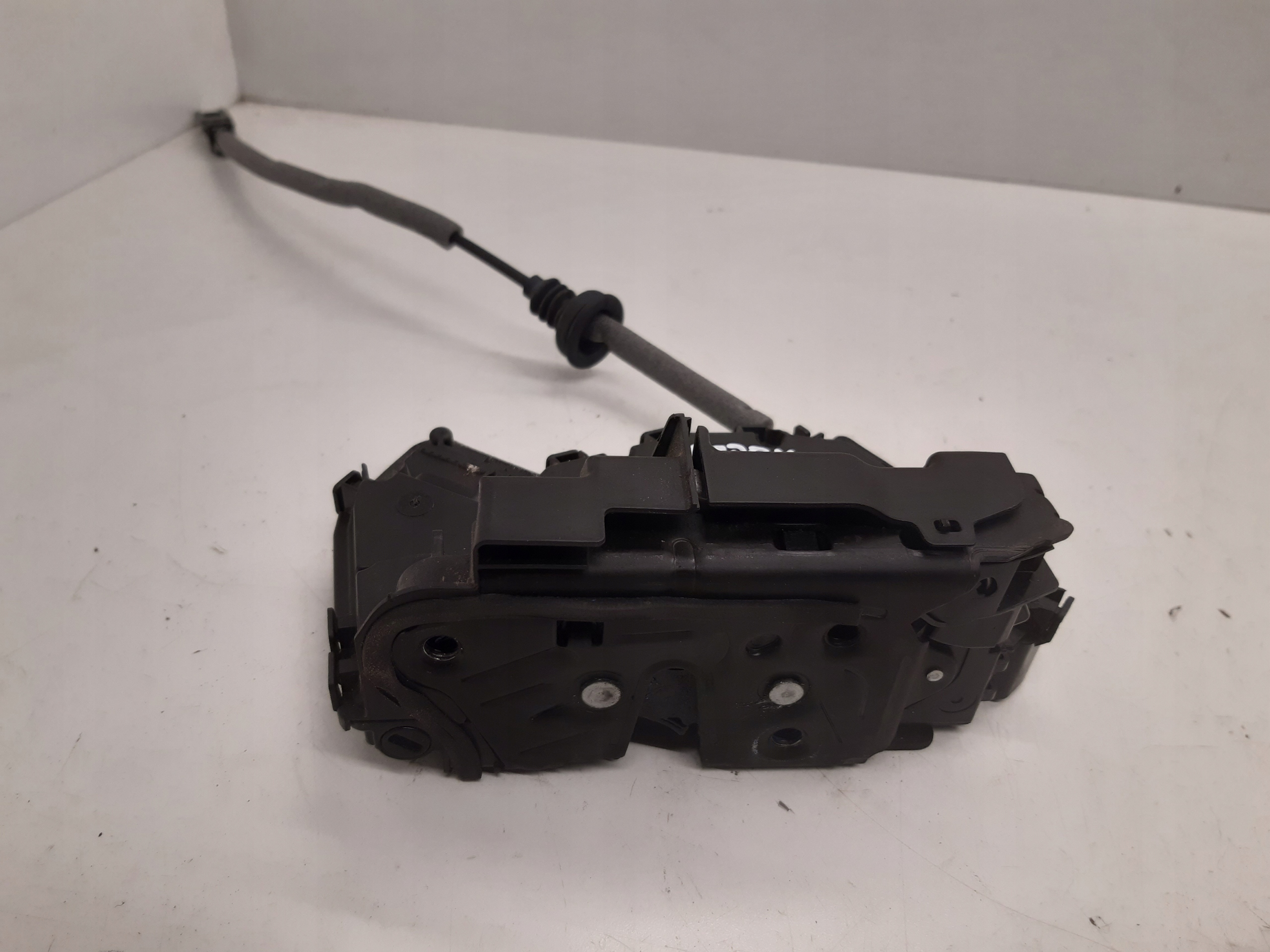 lock door right front 5TB837016A VW Caddy IV 2K5 1,2 TSI