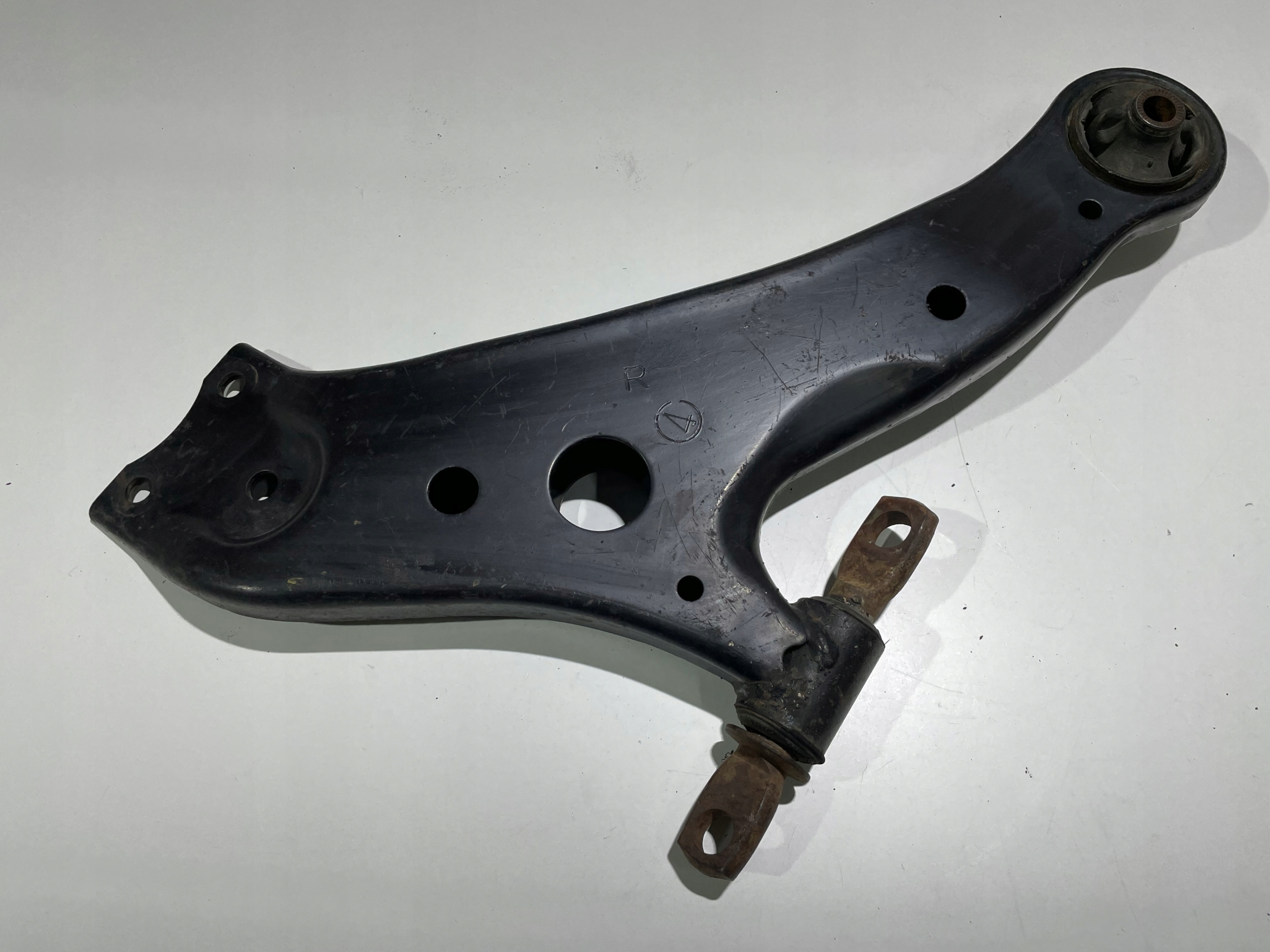 WAHACZ PRAWY PRZÓD LEXUS RX 09-15