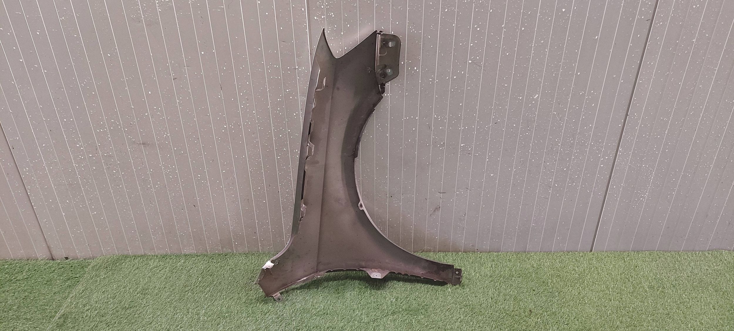 parafango sinistra VW PASSAT B7 10-14 LAK: LC8Y