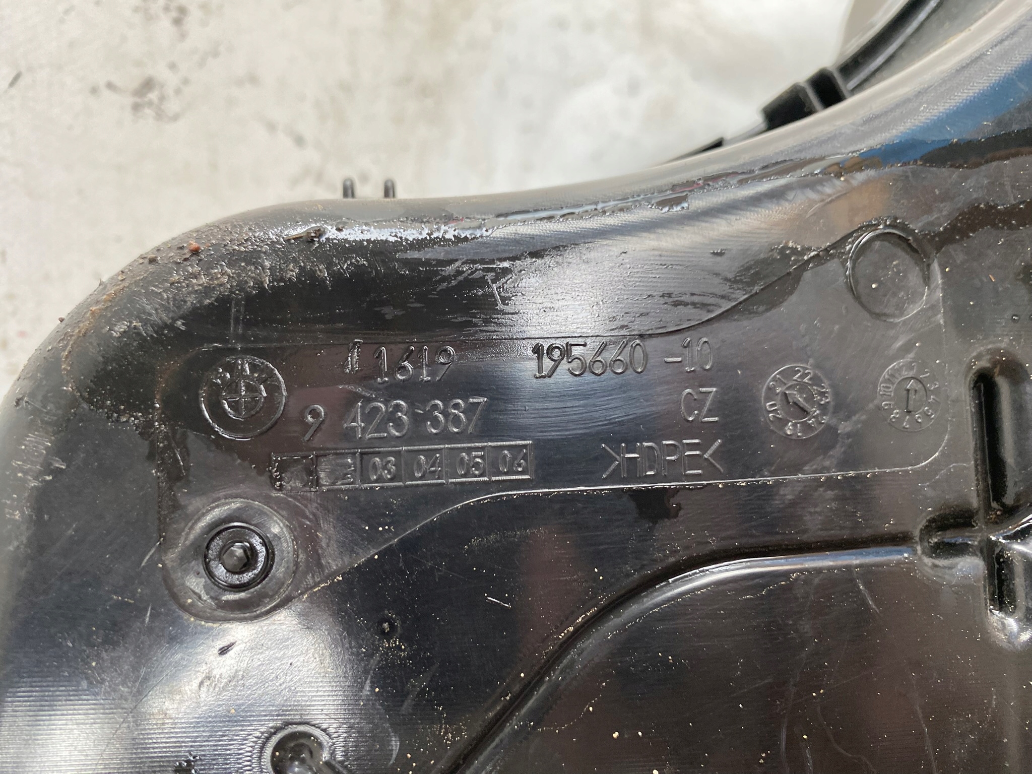 BMW G20 G21 17- Behälter ADBLUE 9423387