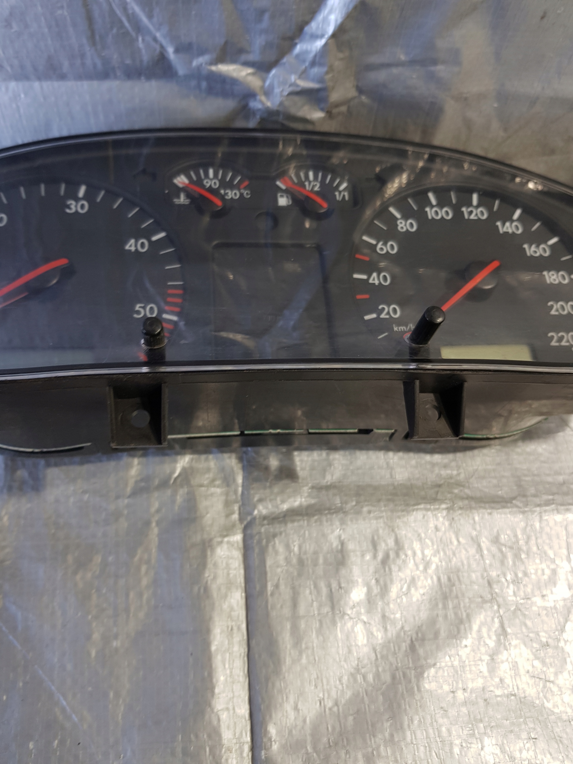 dials Volkswagen PASSAT B5 1.9 TDI OE 3B1919880D
