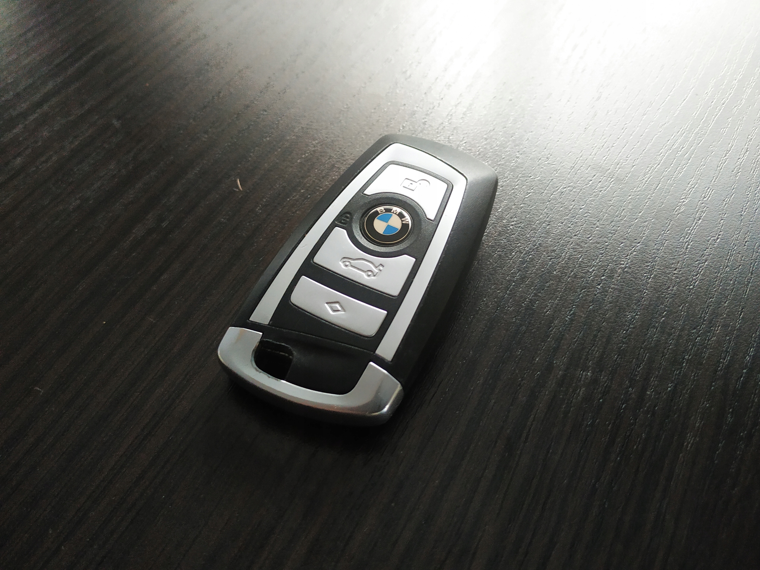 BMW KLUCZYK PILOT F01 F02 F06 F10 9259717 868 Mhz Producent części BMW OE