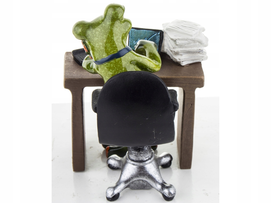 Ozdobna Figurka NA PREZENT - Pan Żaba przy biurku Stan opakowania oryginalne