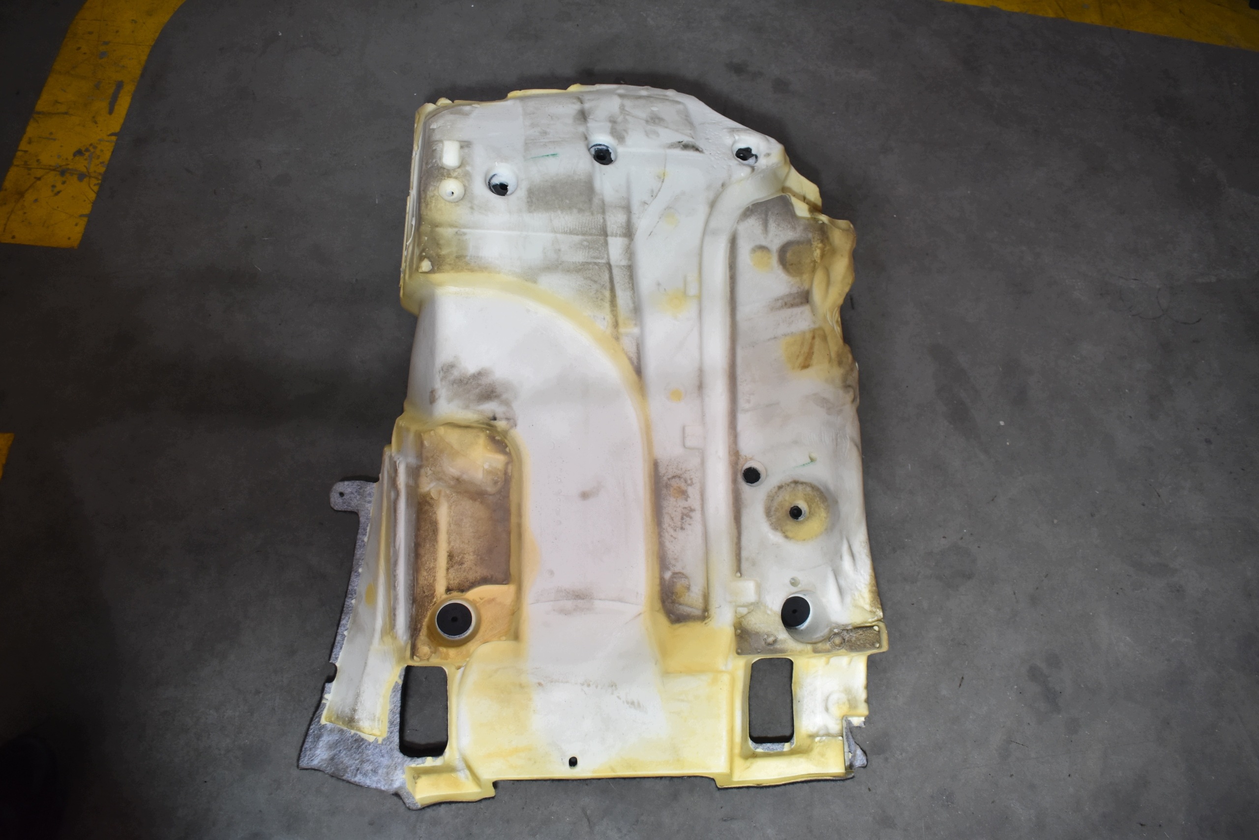 IDEALNY carpet front front left MERCEDES CLA W118 W177 1