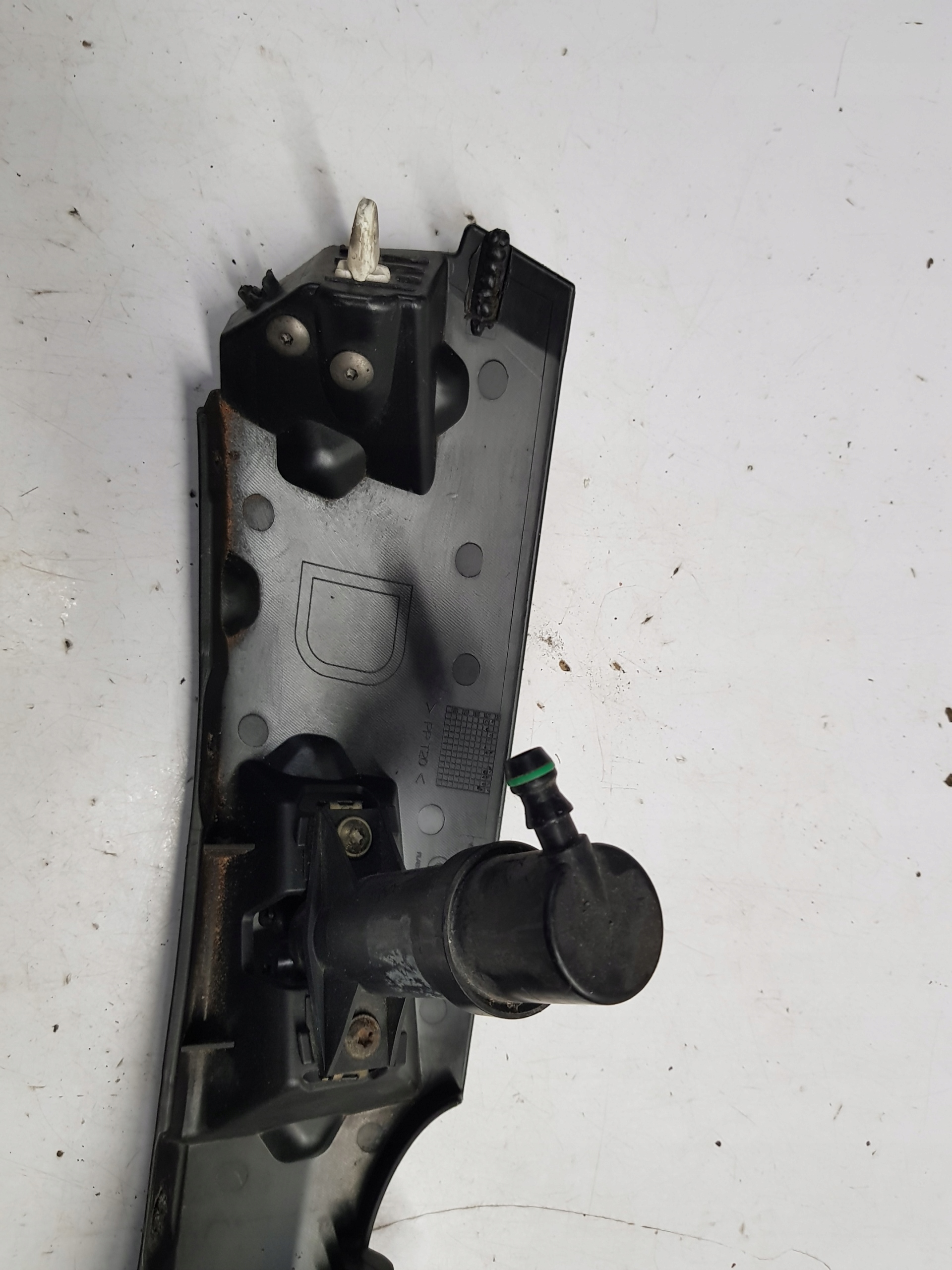 распылитель воды перед peugeot 407