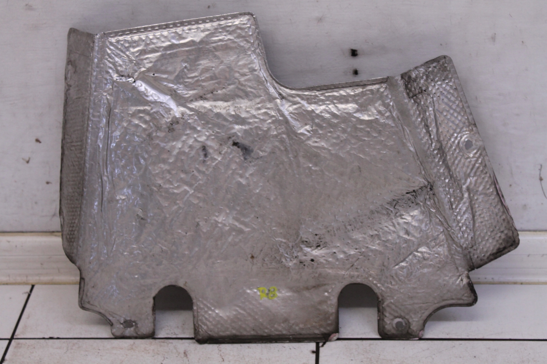 06- - AUDI R8 420 06-тепловой экран 420825742