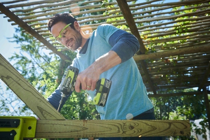 RYOBI BEZSZCZOTKOWA ZAKRĘTARKA KLUCZ 270Nm UDAROWA ONE+ 18 V R18IDBL-0 Zasilanie akumulatorowe