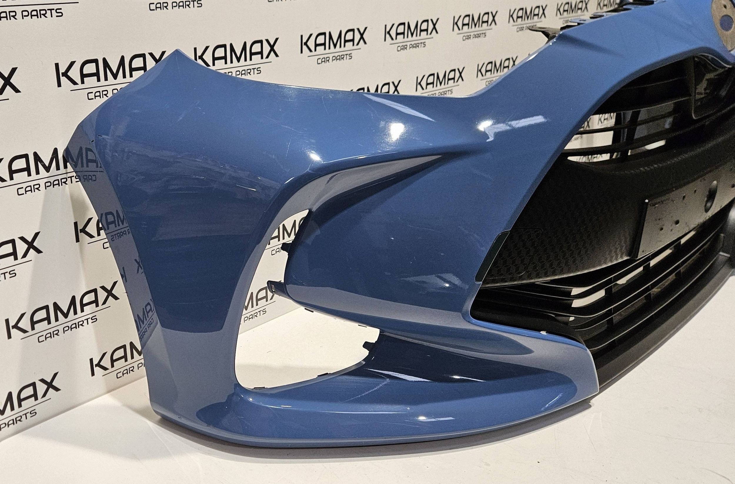 frontstoßstange vorne Toyota Yaris XP210 52119K0050