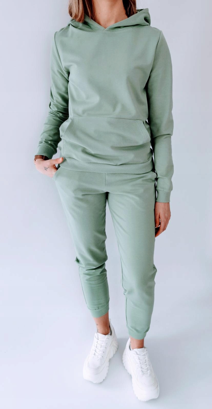 S01C PISTACJA LEKKI KOMPLET DRESOWY Z KANGURKĄ S Marka SyntheticWear