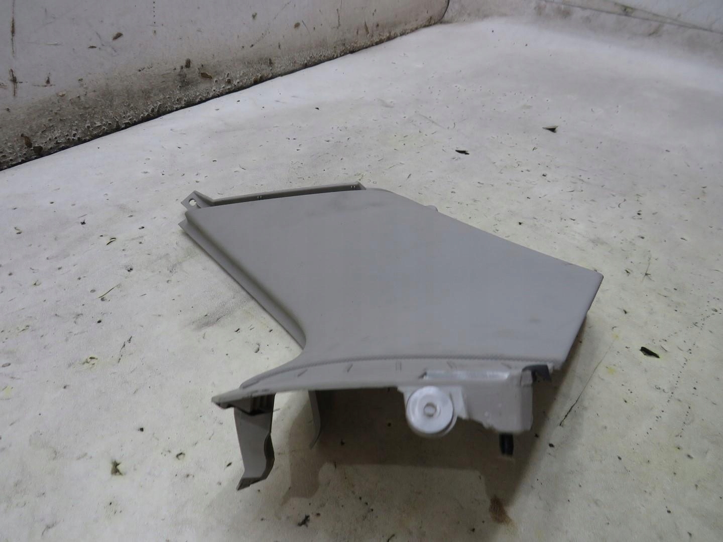 OSŁONA SŁUPKA PRAWY TYŁ AUDI Q5 8R Producent części Audi OE