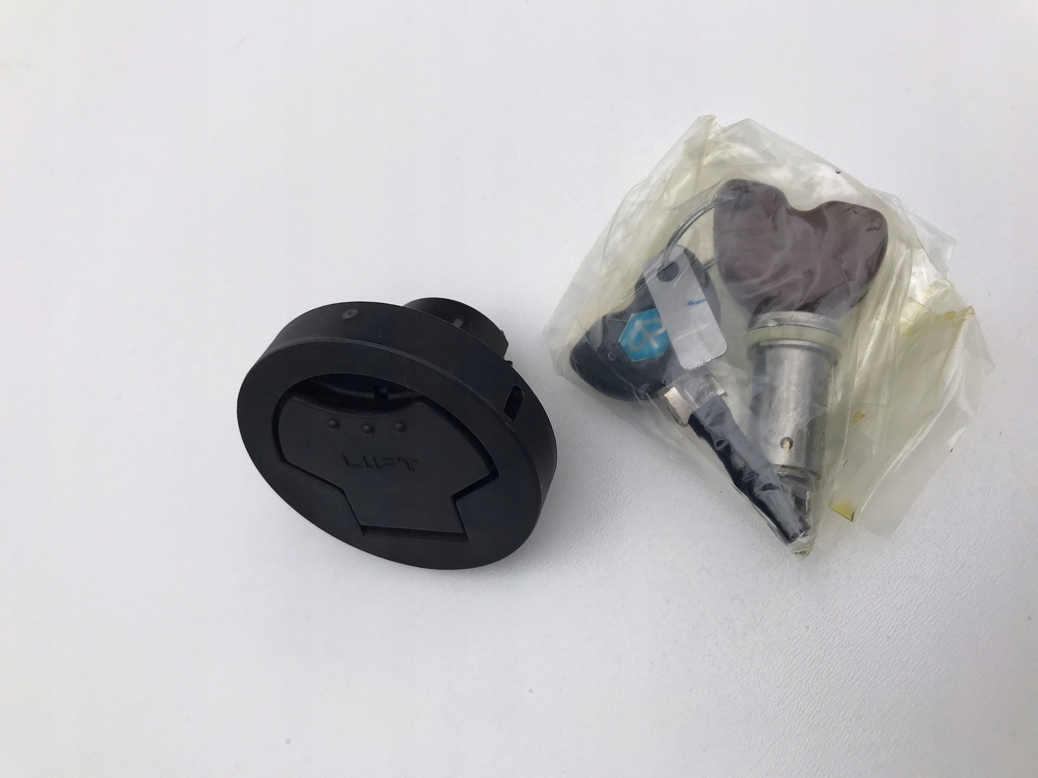 Piaggio Medley sada kľúčov, korok spínač zapaľovania