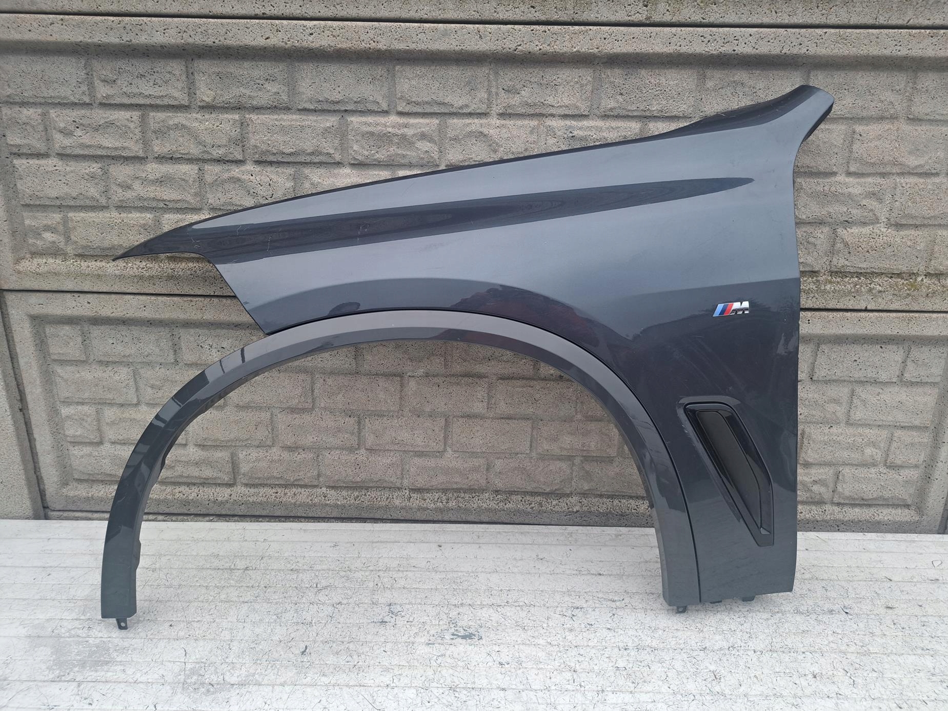 BMW X5 G05 2019-2024 BŁOTNIK PRZEDNI LEWY