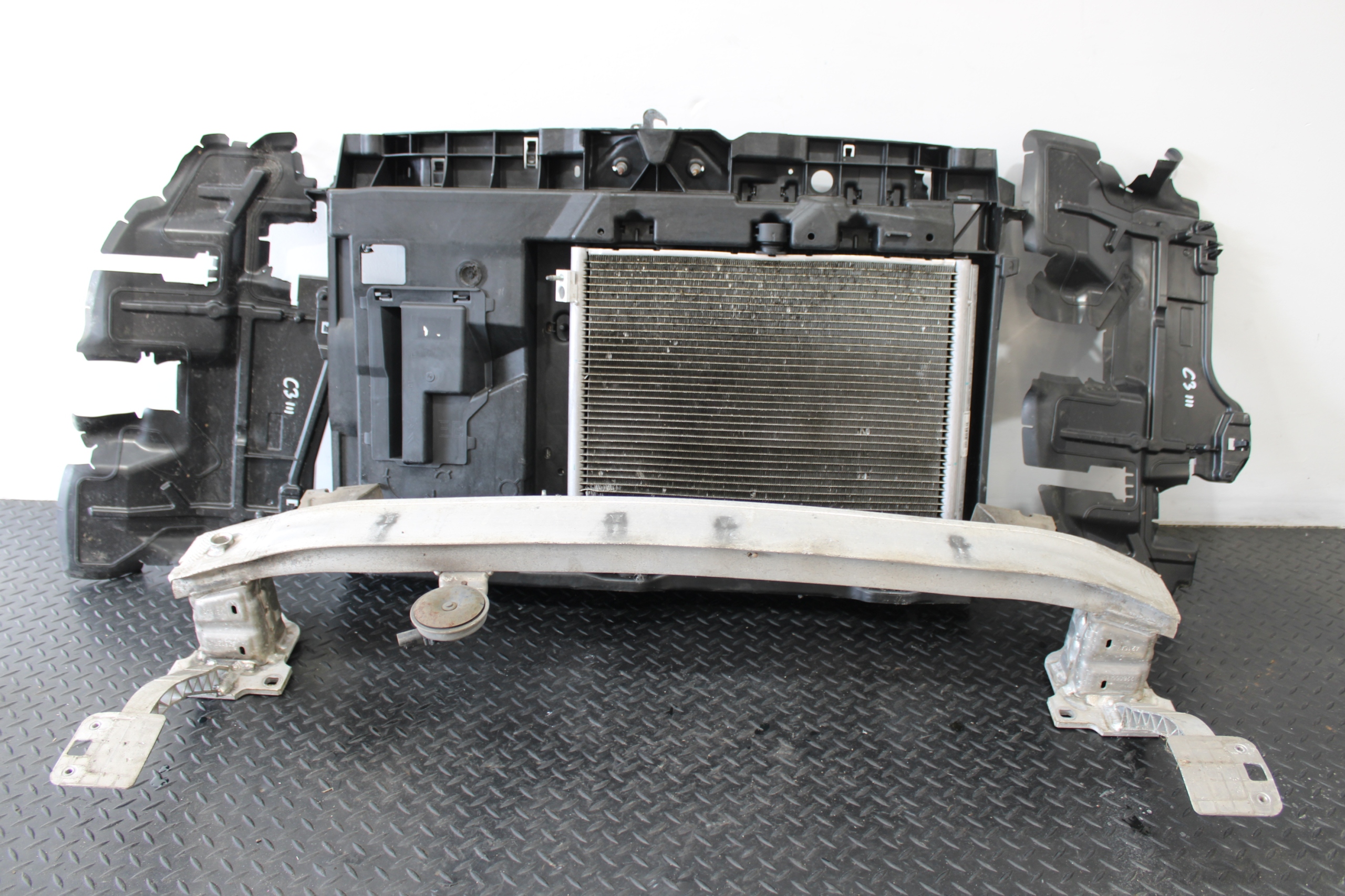 support panel for radiators radiator pillar 1,2 VTI CITROEN C3 III 3
