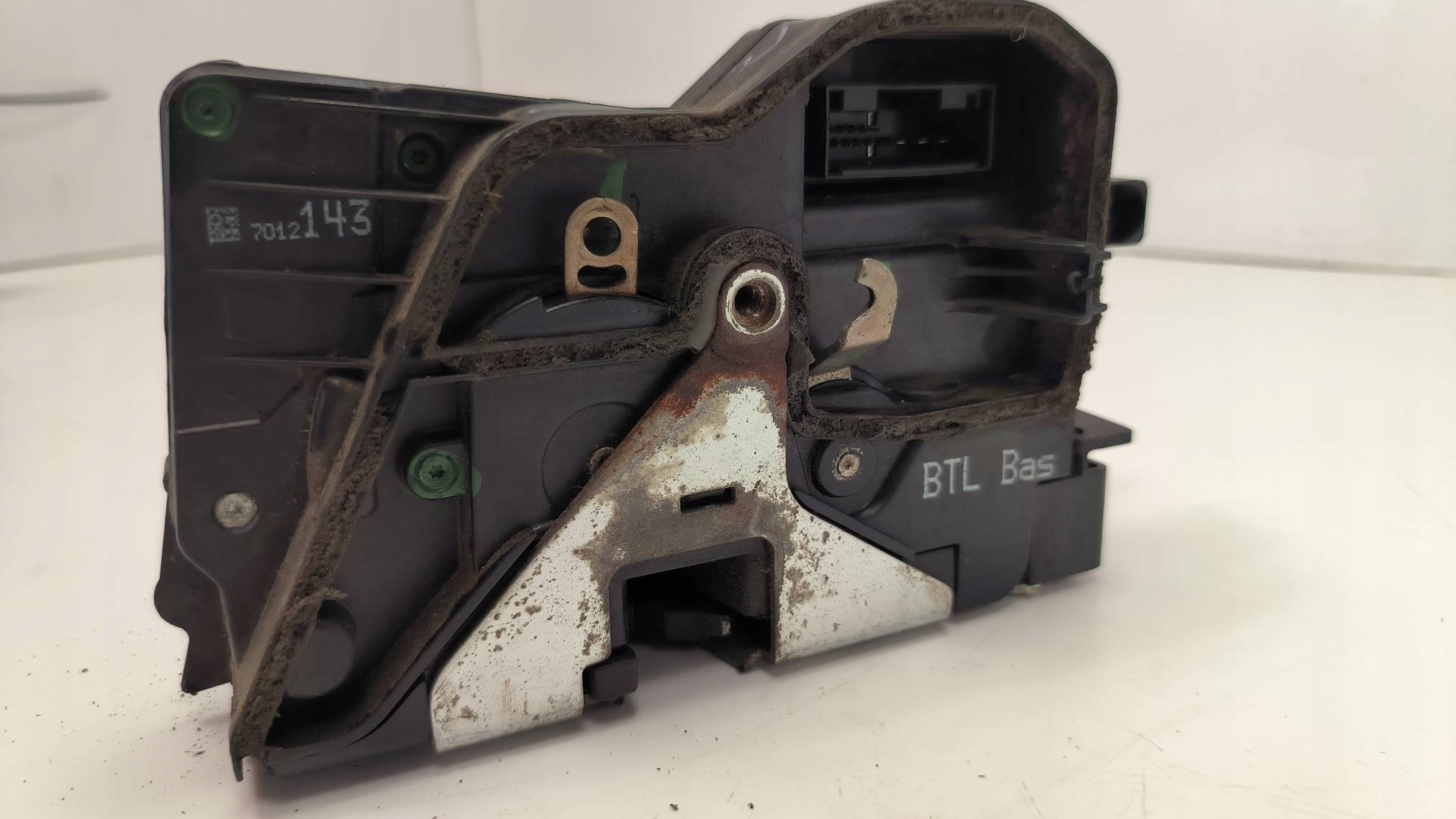 lock door left front EU 7012143 BMW E65 735I