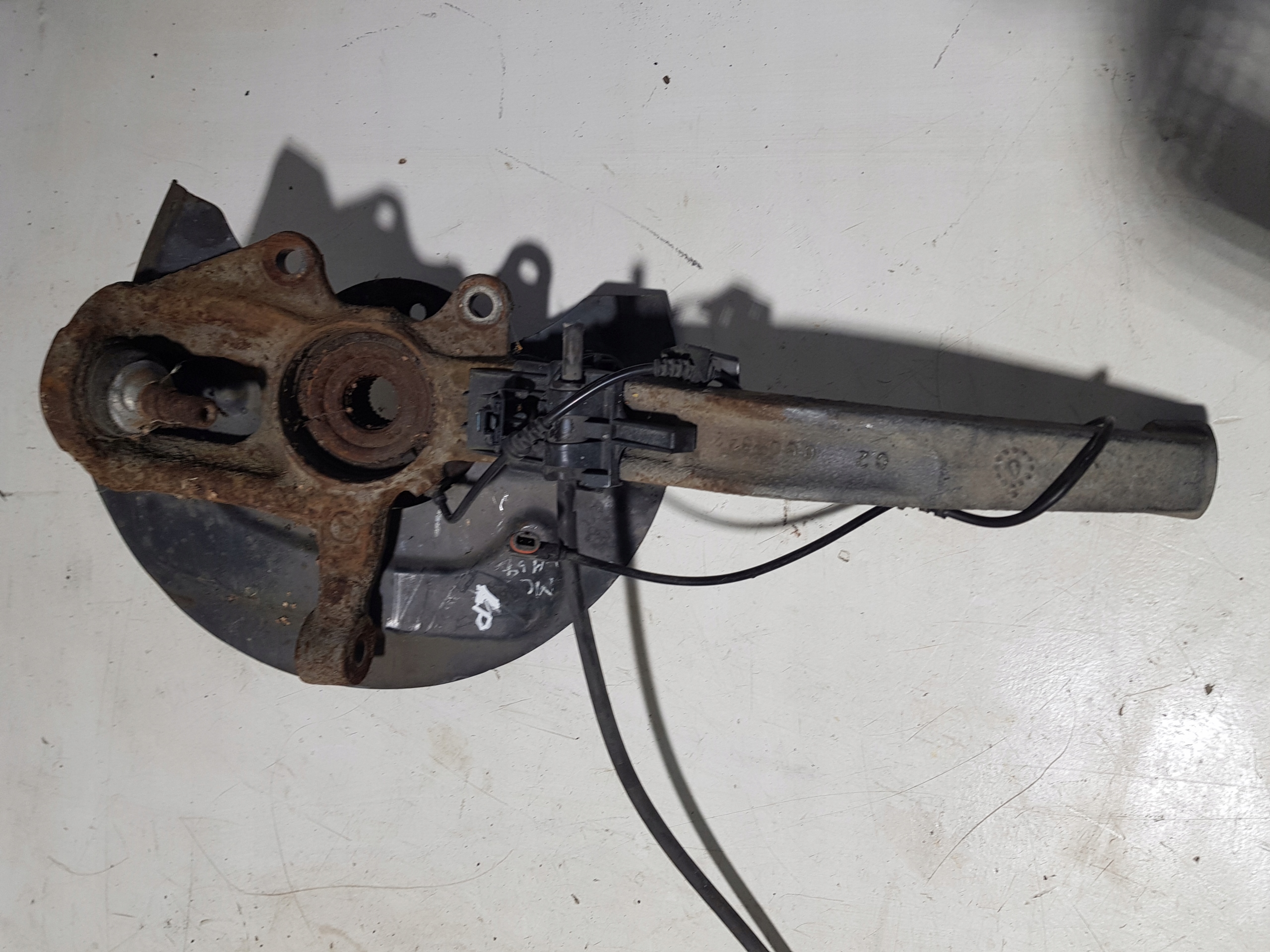 C2060642 - Передний левый кроссовер MERCEDES ML W164 GL X164