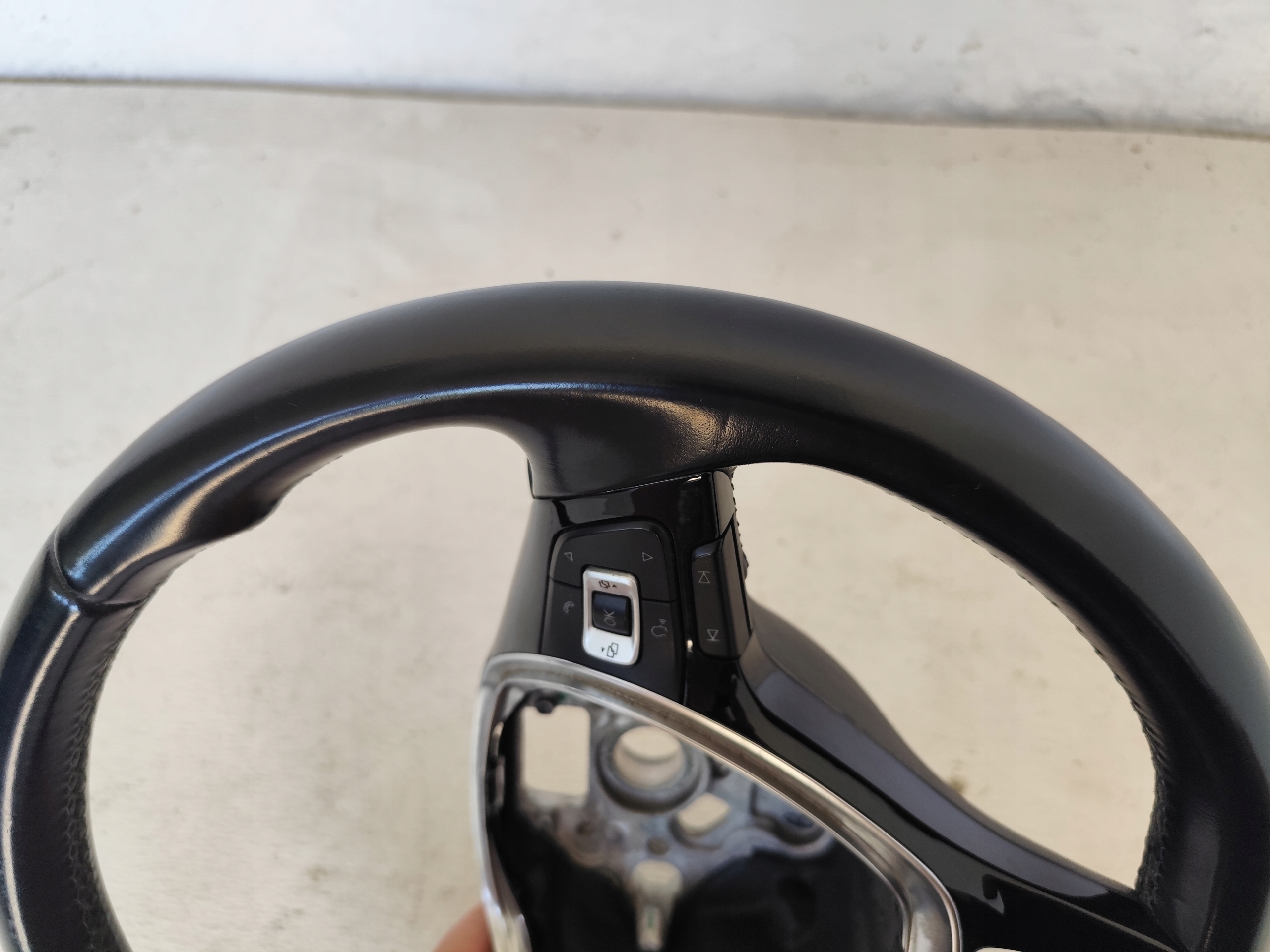 VOLKSWAGEN PASSAT B8 2017 steering wheel, leather MULTIFUNKCJA with shifting