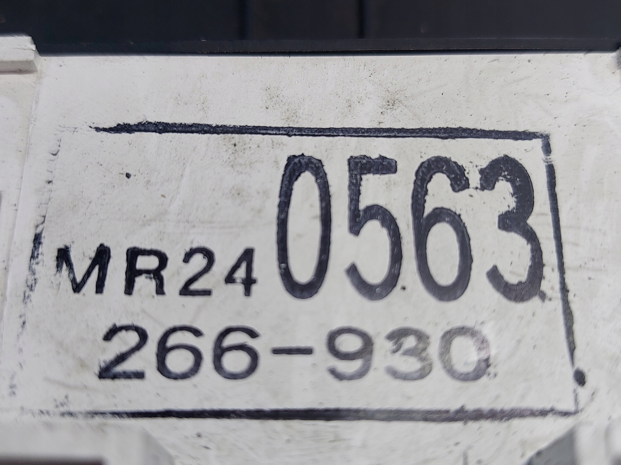 dials clock MITSUBISHI SPACE WAGON MR240563