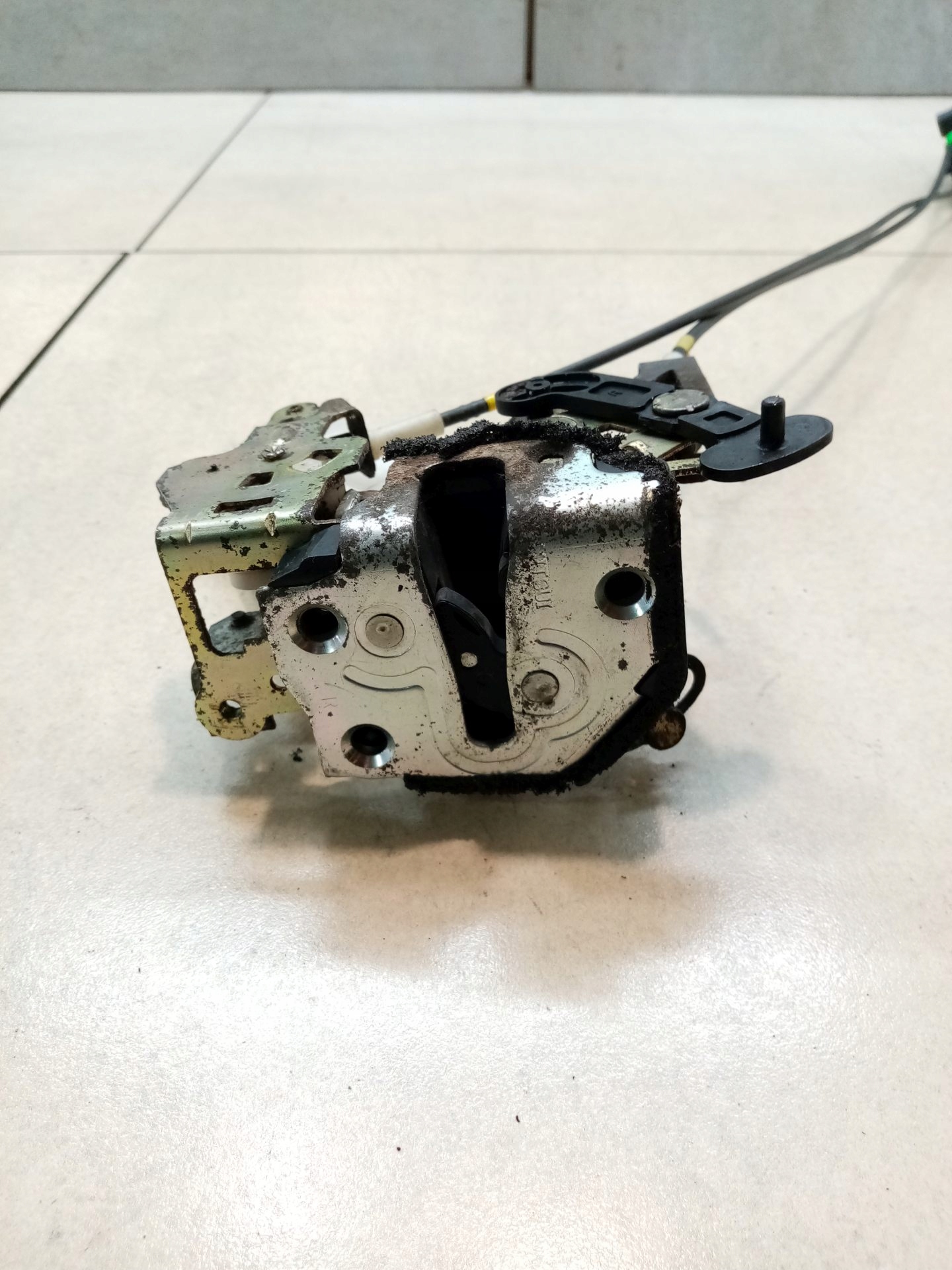 lock door right rear part DAIHATSU CUORE VI