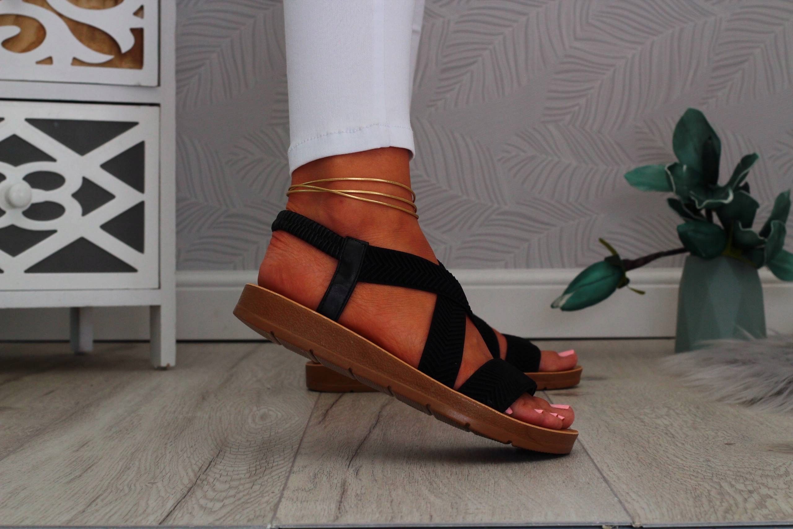 SANDAŁY DAMSKIE Z GUMECZKAMI PŁASKA PODESZWA Rozmiar 40