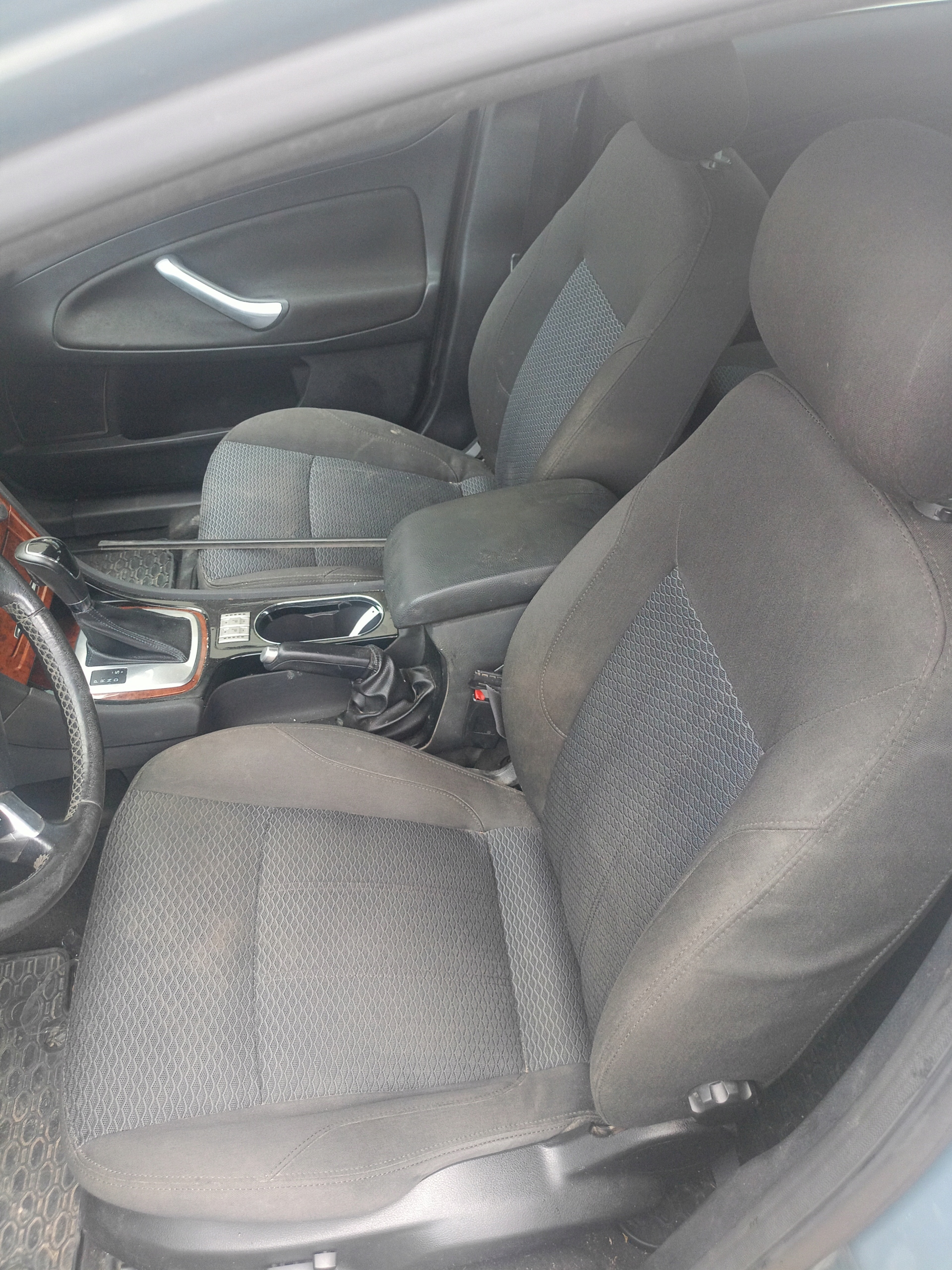 подлокотник тунель FORD MONDEO MK4 07-10 2.0