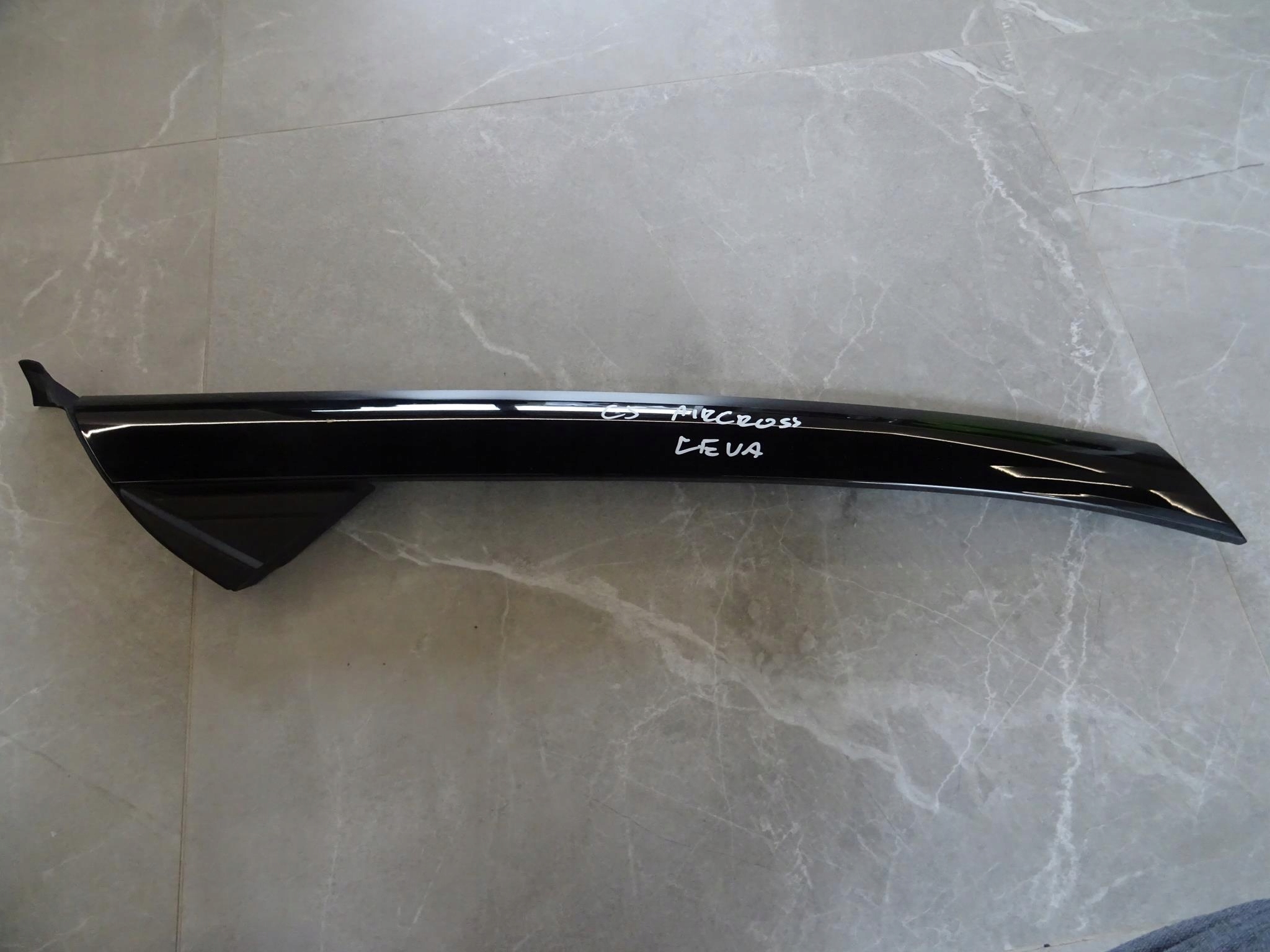 CITROEN C5 Aircross крышка стойки левая 9817207377