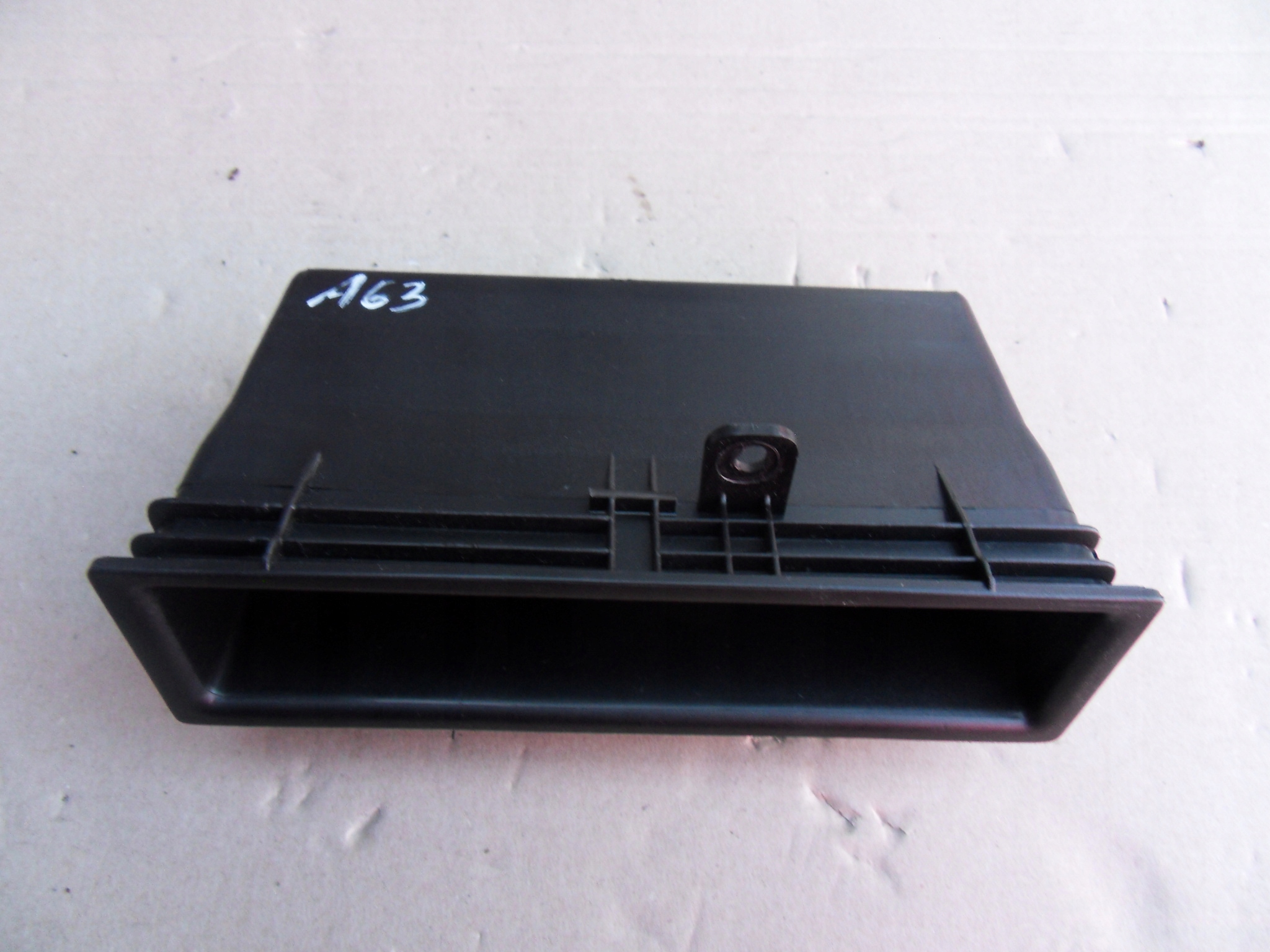 ПОЛЬКА БУФЕР ПОД РАДИО TOYOTA PRIUS И 97-03 55522-47020 55522-47010