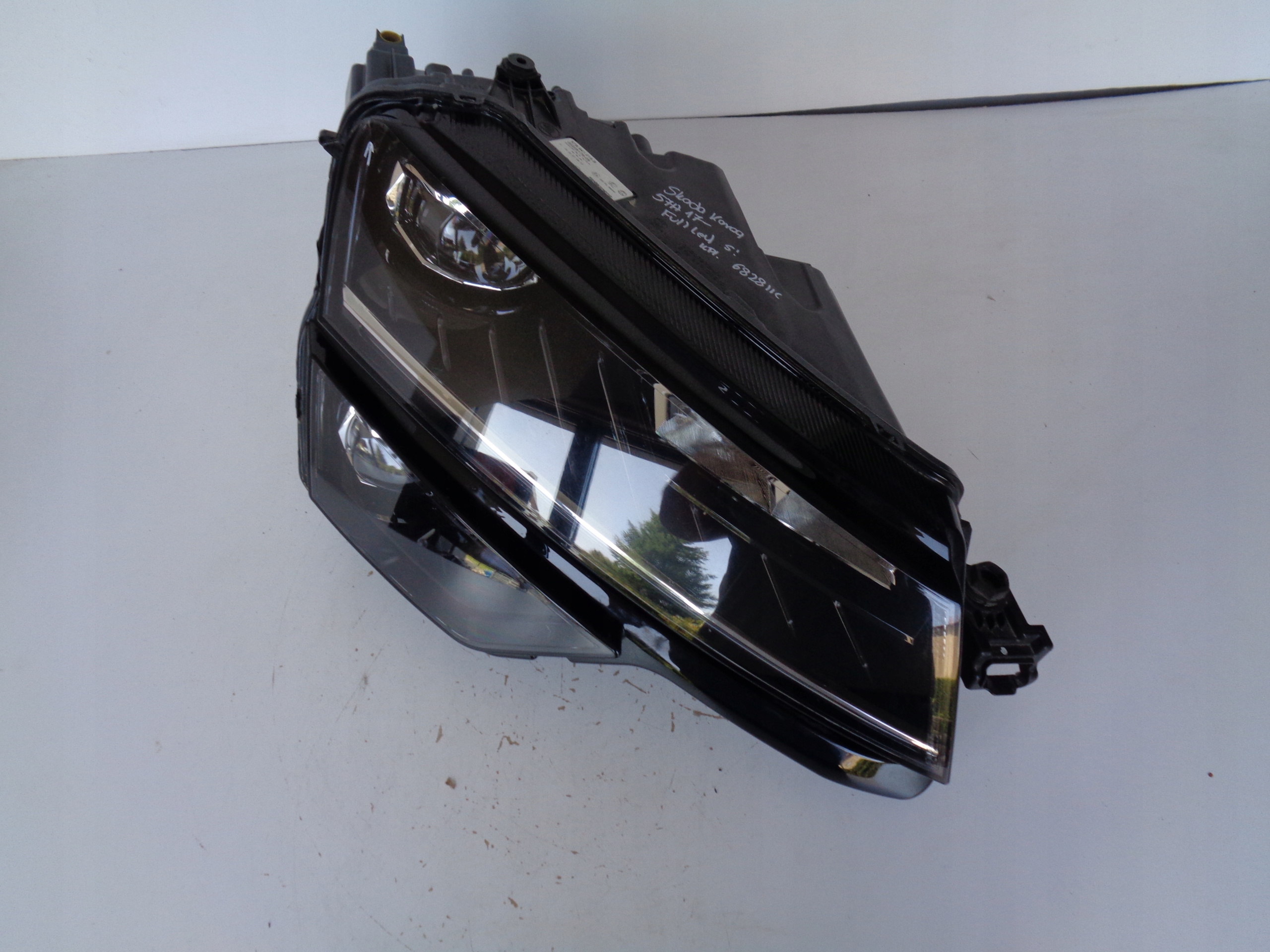 light right REFLEKTOR SKODA KAROQ 57A 17- FULL LED