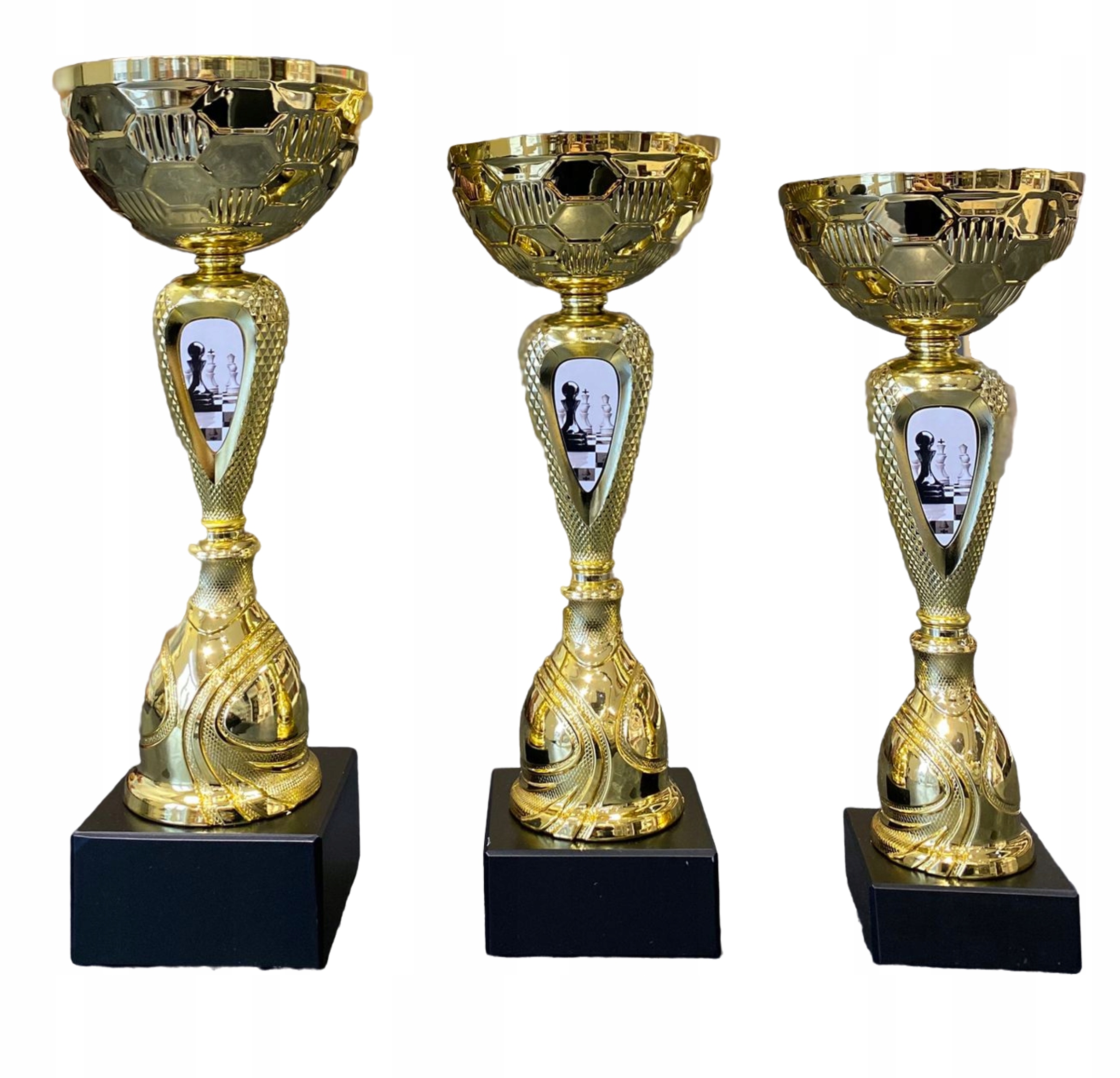 Sada šachových pohárů Šachy skokan 34, 31, 29 cm, popis bonus