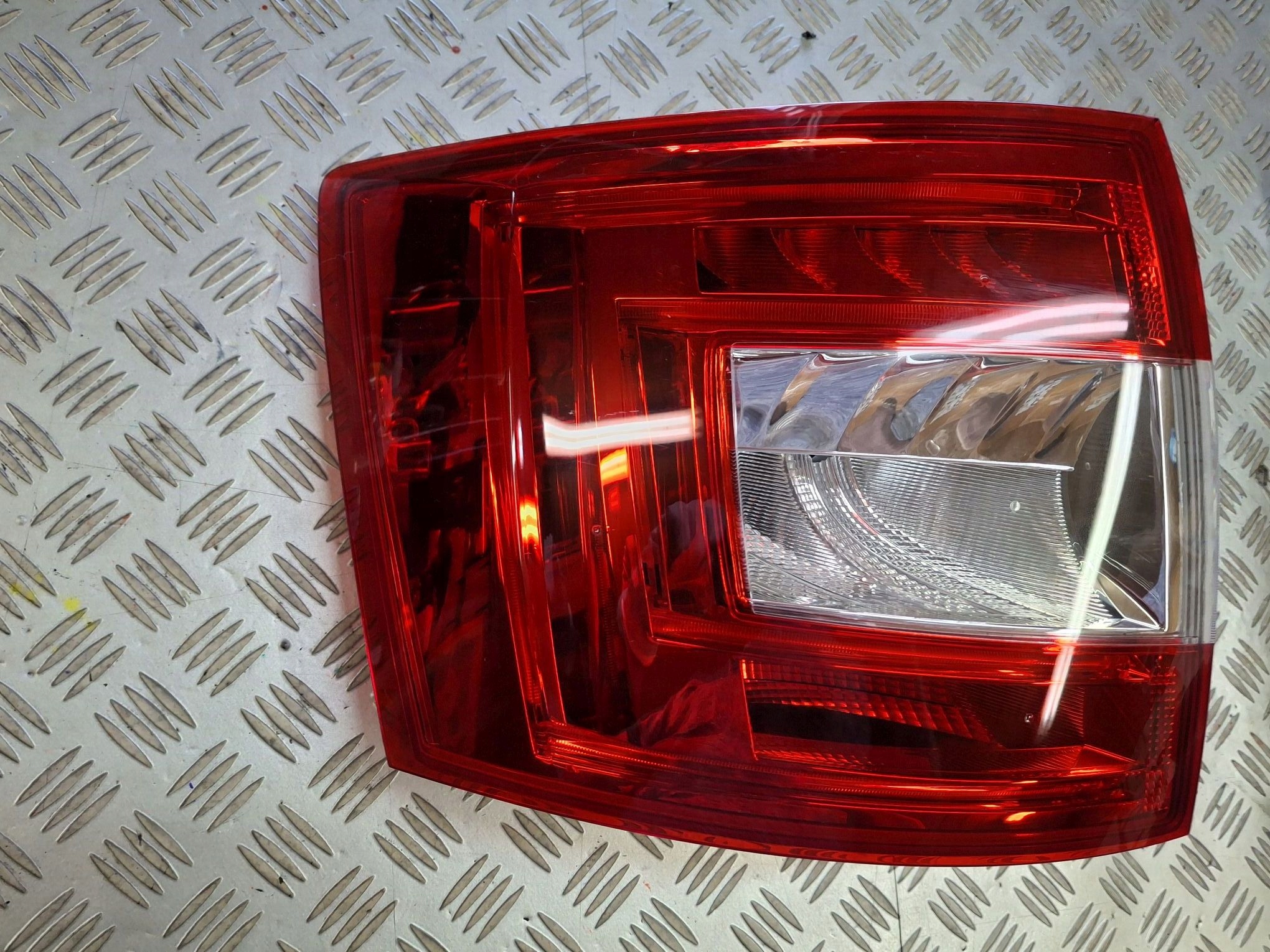 light rear left 2 x LED SKODA OCTAVIA III KOMBI 2013R->