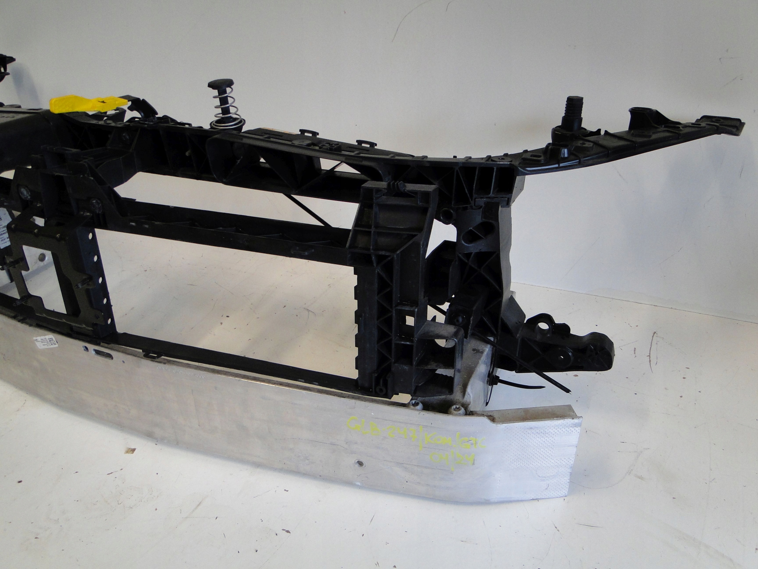 MERCEDES GLB X247 247 PAS PRZEDNI WZMOCNIENIE BELKA STREFY KOMPLET Jakość części (zgodnie z GVO) O - oryginał z logo producenta pojazdu (OE)