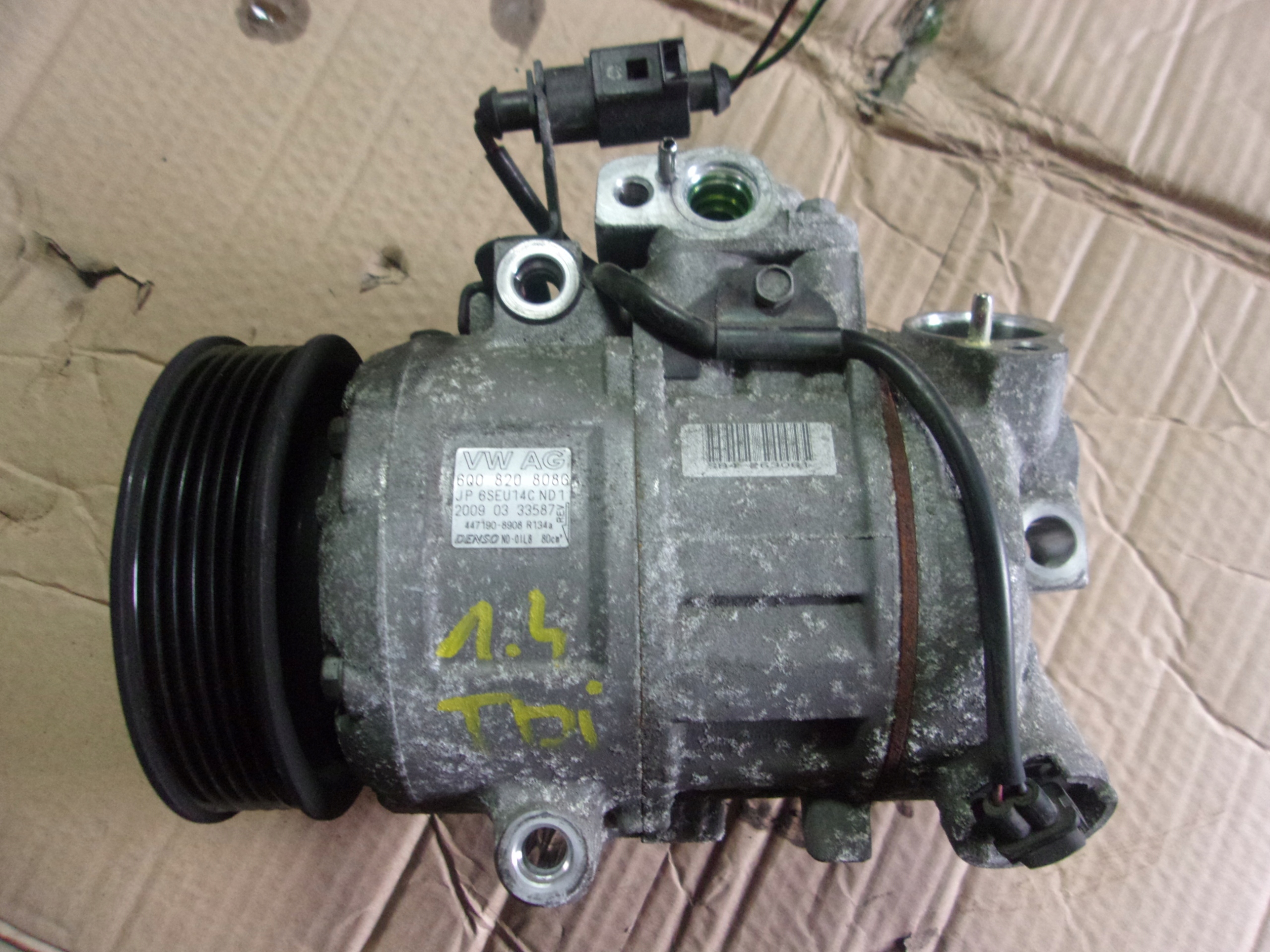 Компрессор кондиционера vw POLO FOX A2 IBIZA FABIA 6Q0820808G