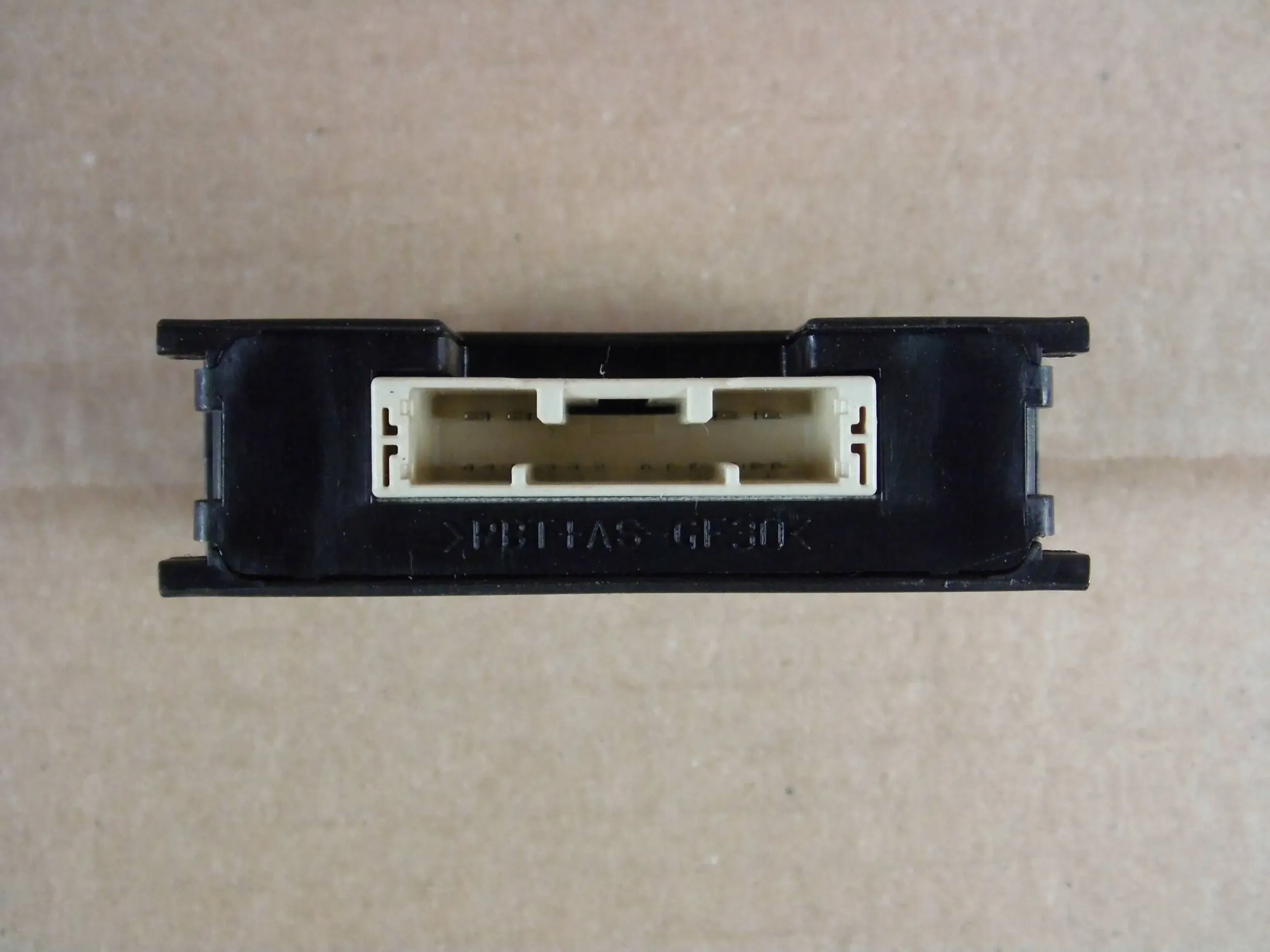 Lexus NX300H control unit module compartments rozdzielczej 4WD 89630-48040